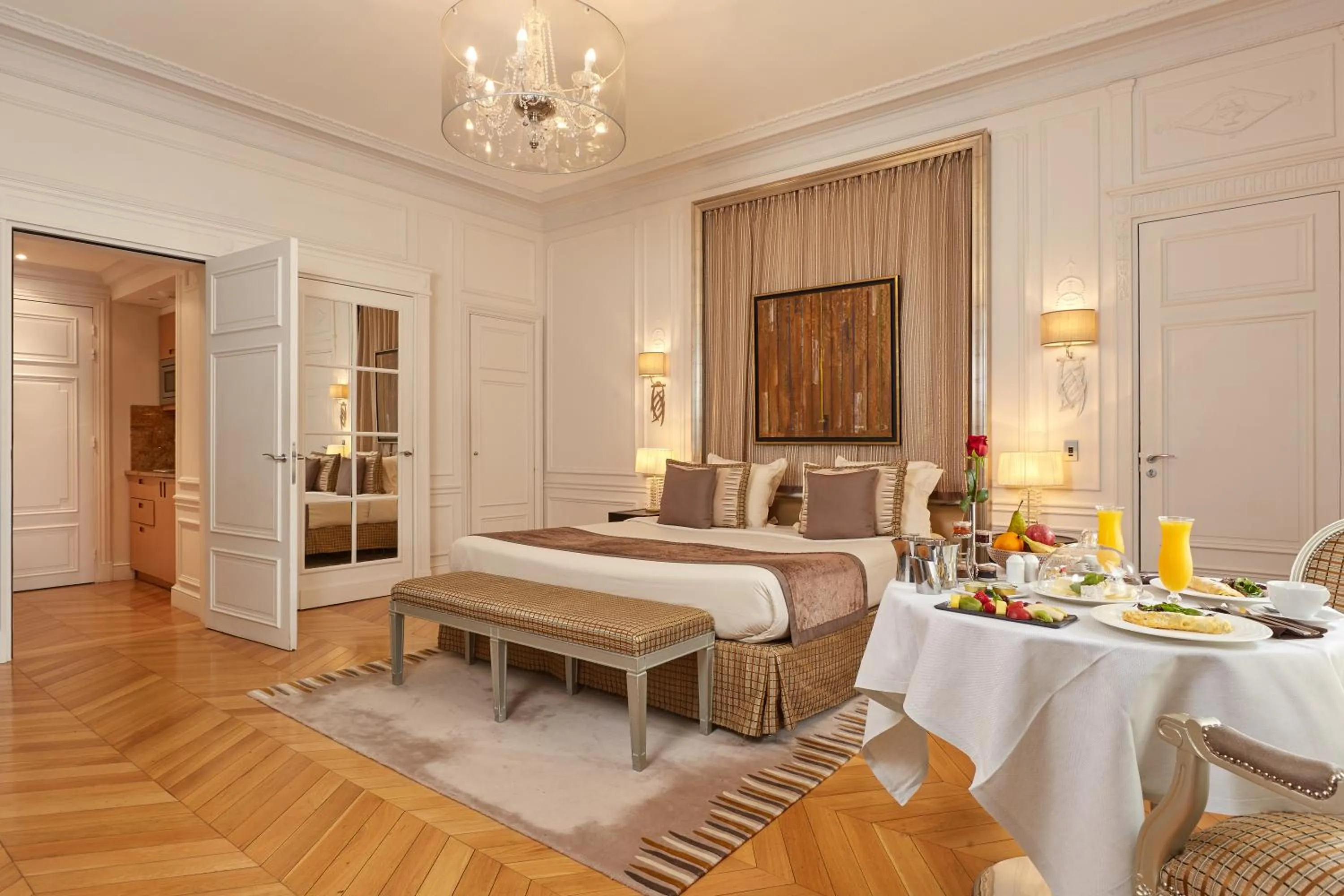 Bedroom, Bed in Majestic Apartments Champs Elysées