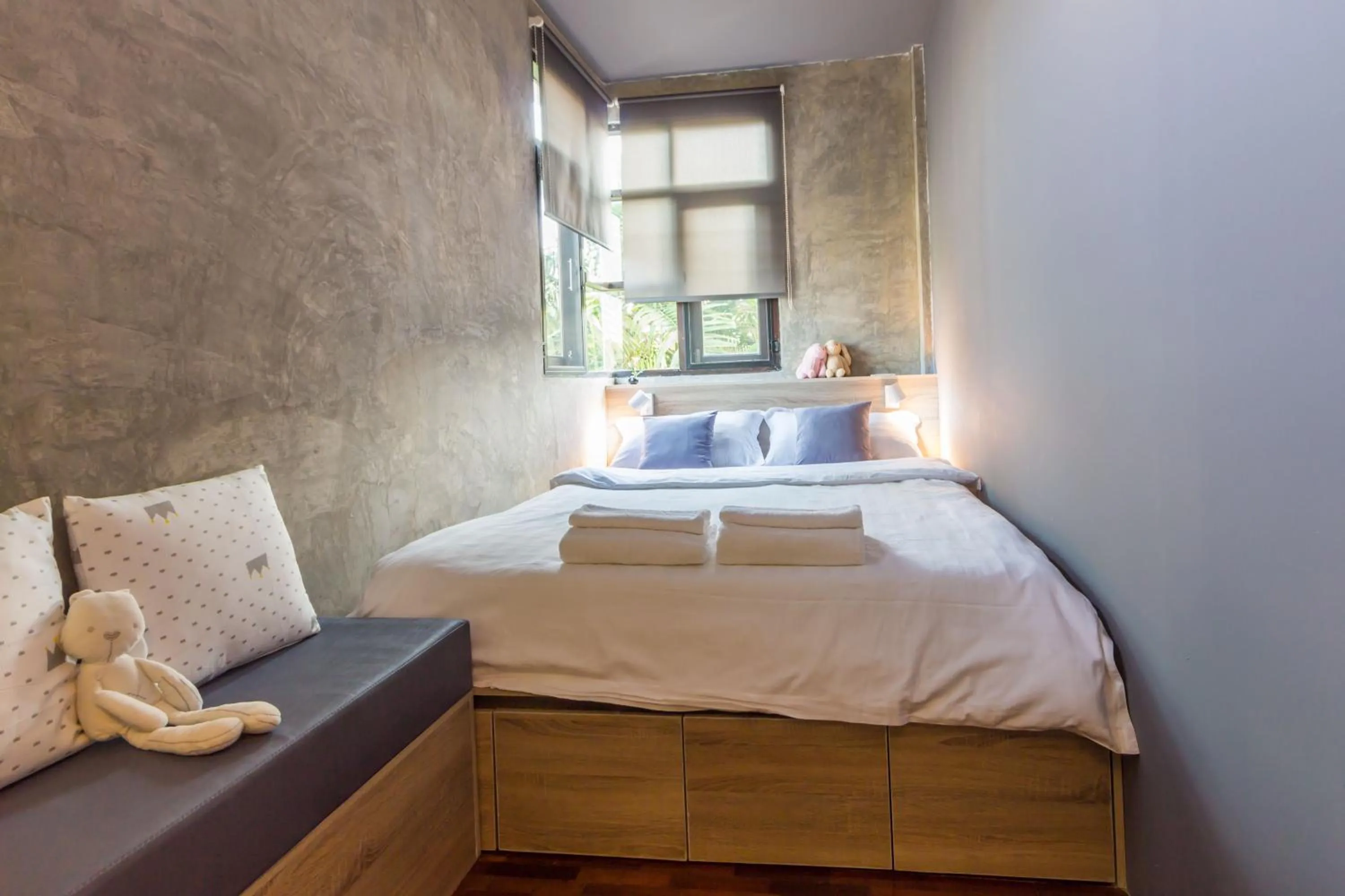 Bed in To Bed Poshtel