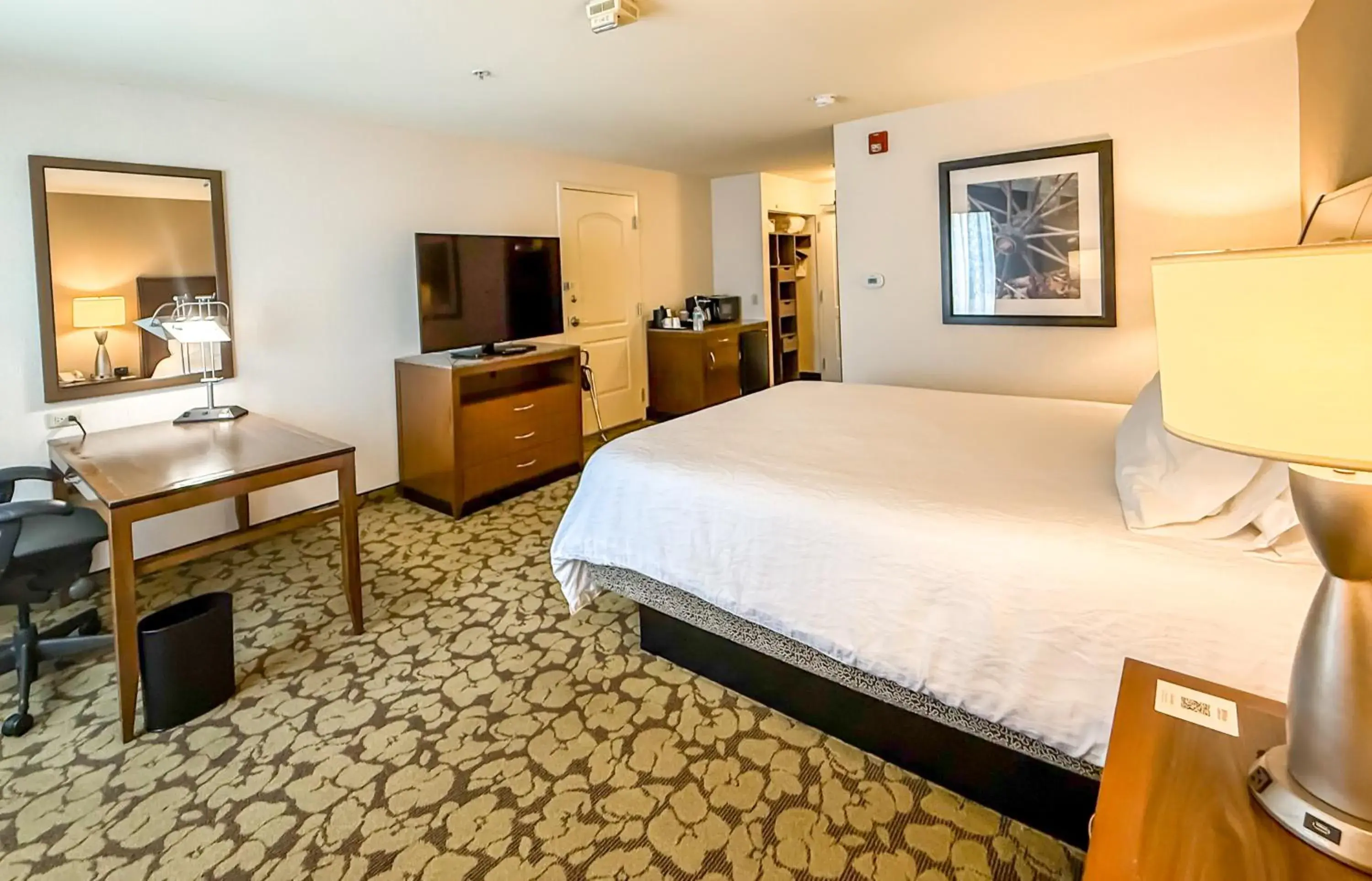 Photo of the whole room, Bed in Hilton Garden Inn Gilroy Photo of the whole room, Bed in Hilton Garden Inn Gilroy