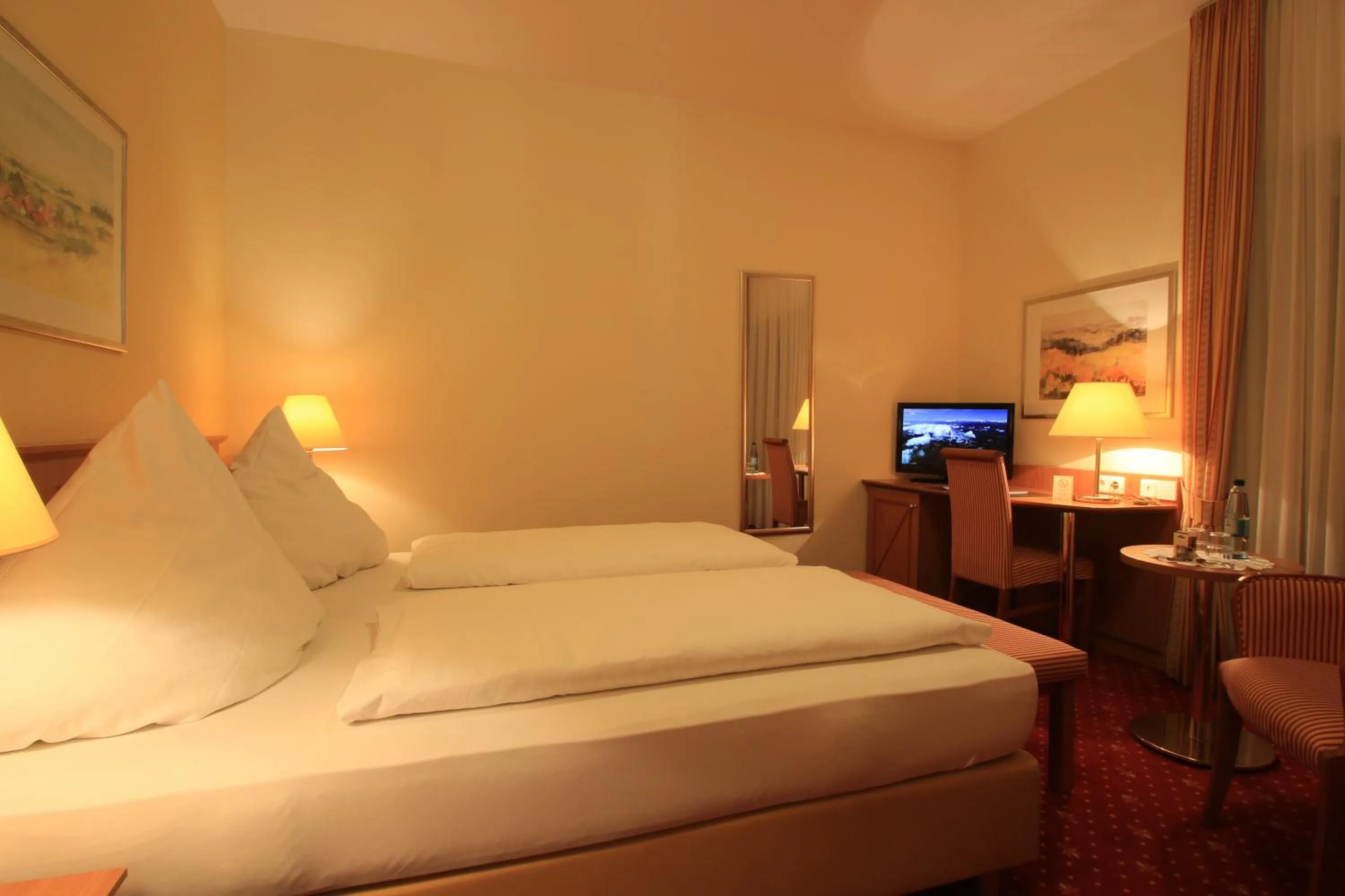 Photo of the whole room, Bed in Hotel Alexa