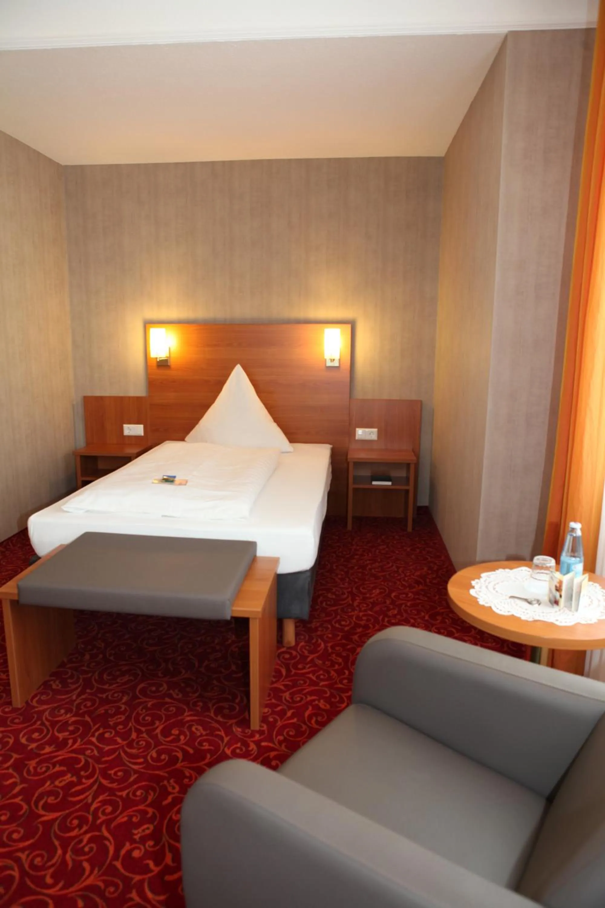 Photo of the whole room, Bed in Hotel Alexa