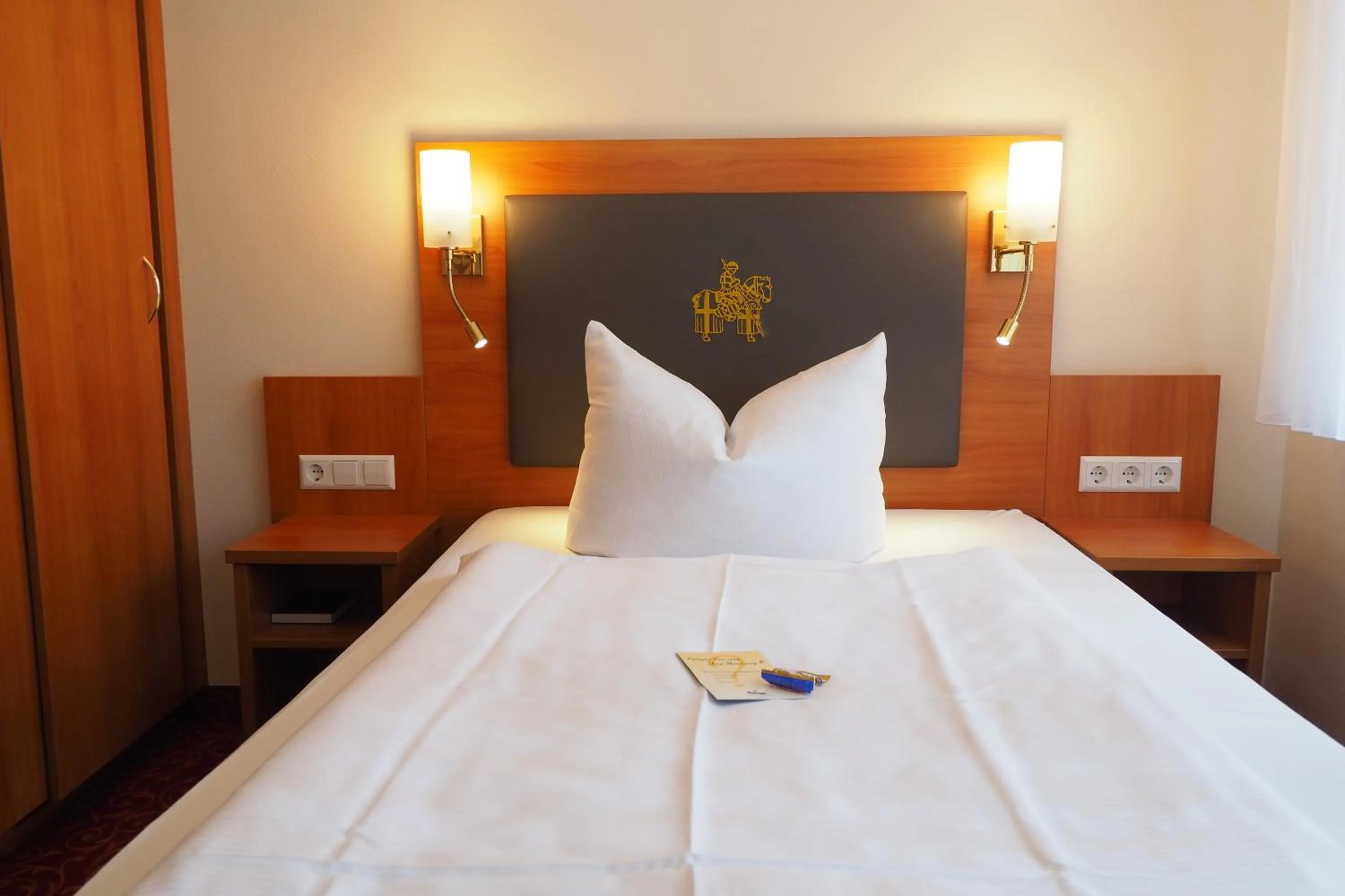 Photo of the whole room, Bed in Hotel Alexa