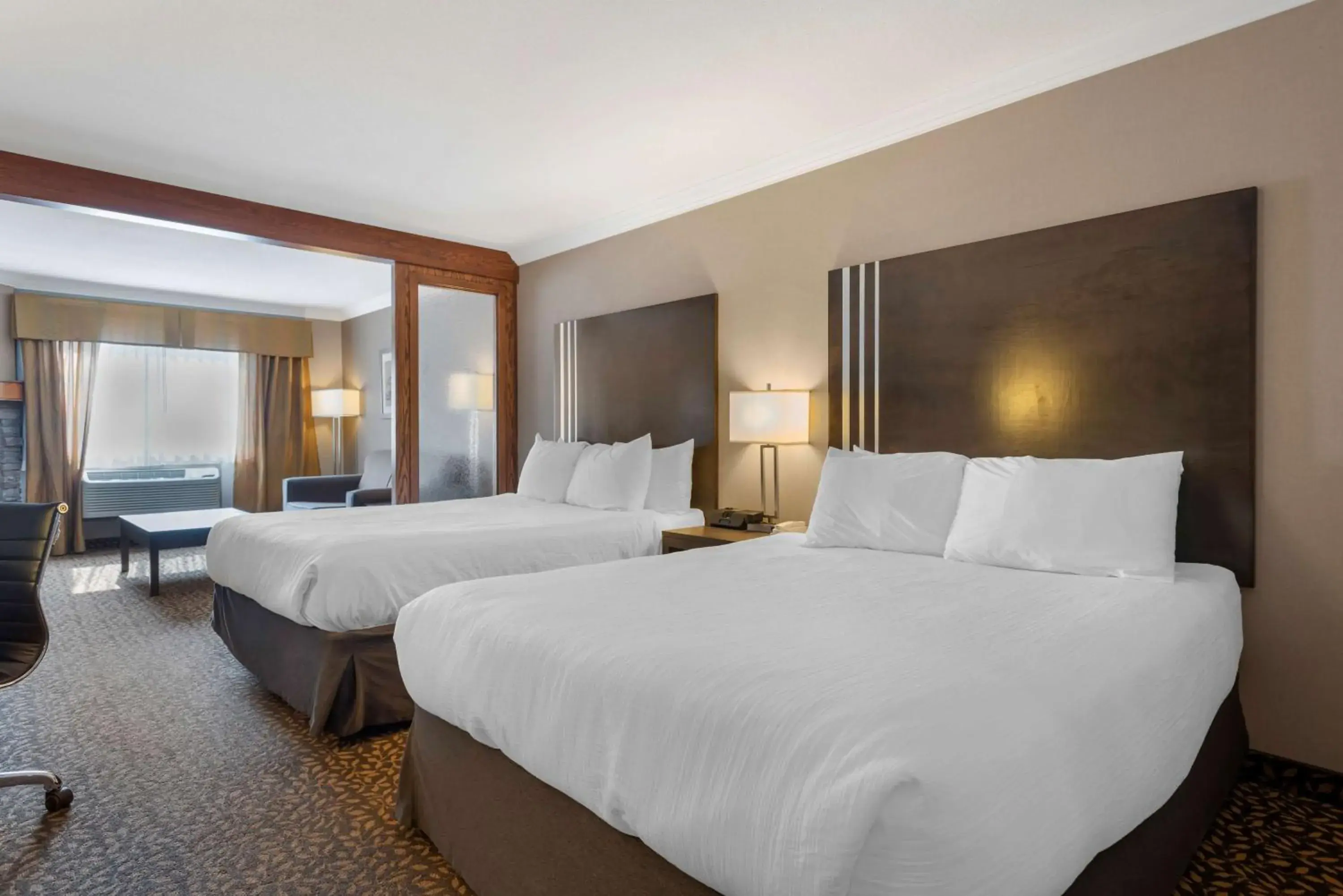 Bedroom, Bed in Best Western Plus Fernie Mountain Lodge Bedroom, Bed in Best Western Plus Fernie Mountain Lodge