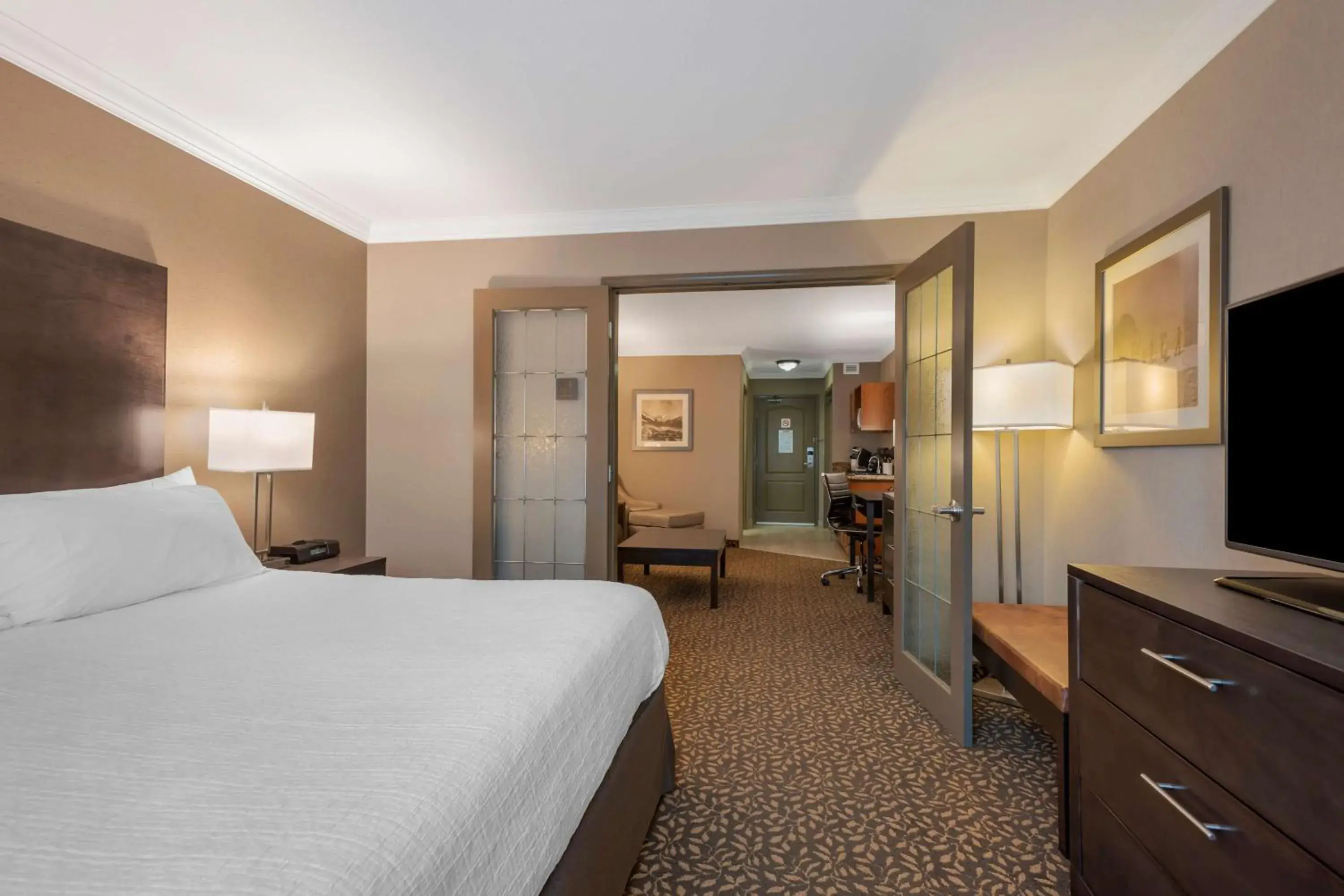 Bedroom, Bed in Best Western Plus Fernie Mountain Lodge Bedroom, Bed in Best Western Plus Fernie Mountain Lodge