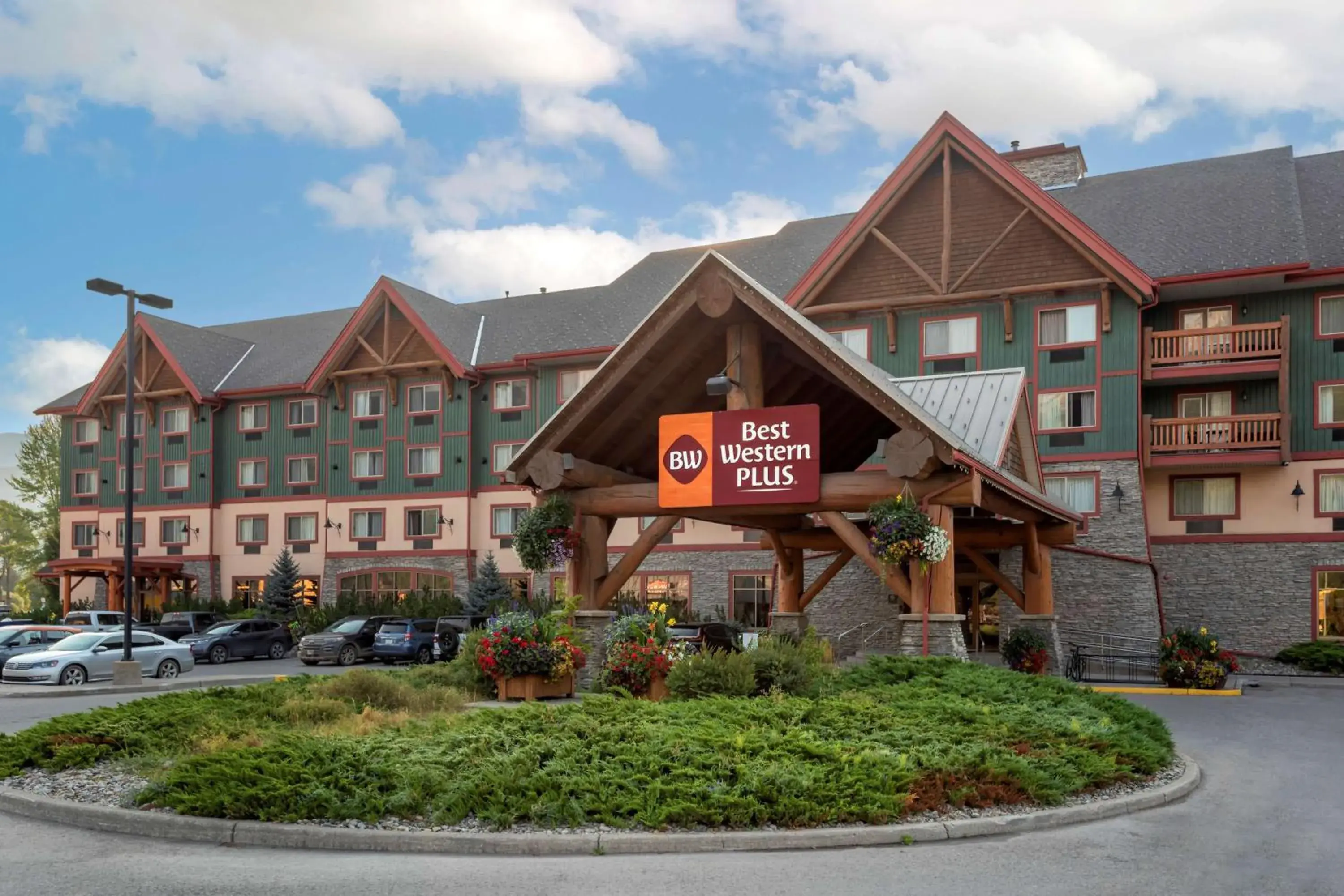 Property building in Best Western Plus Fernie Mountain Lodge Property building in Best Western Plus Fernie Mountain Lodge