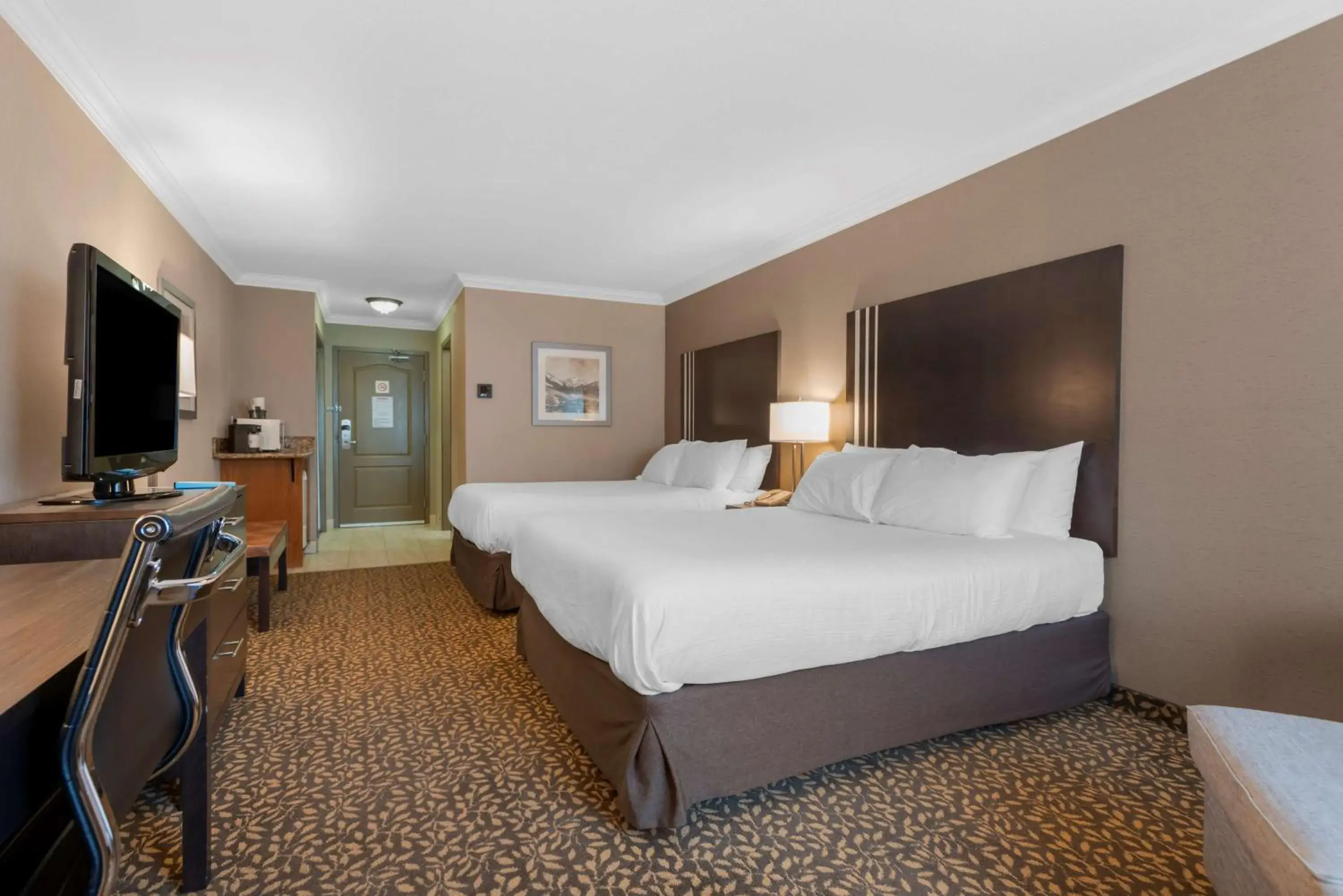 Bedroom, Bed in Best Western Plus Fernie Mountain Lodge Bedroom, Bed in Best Western Plus Fernie Mountain Lodge