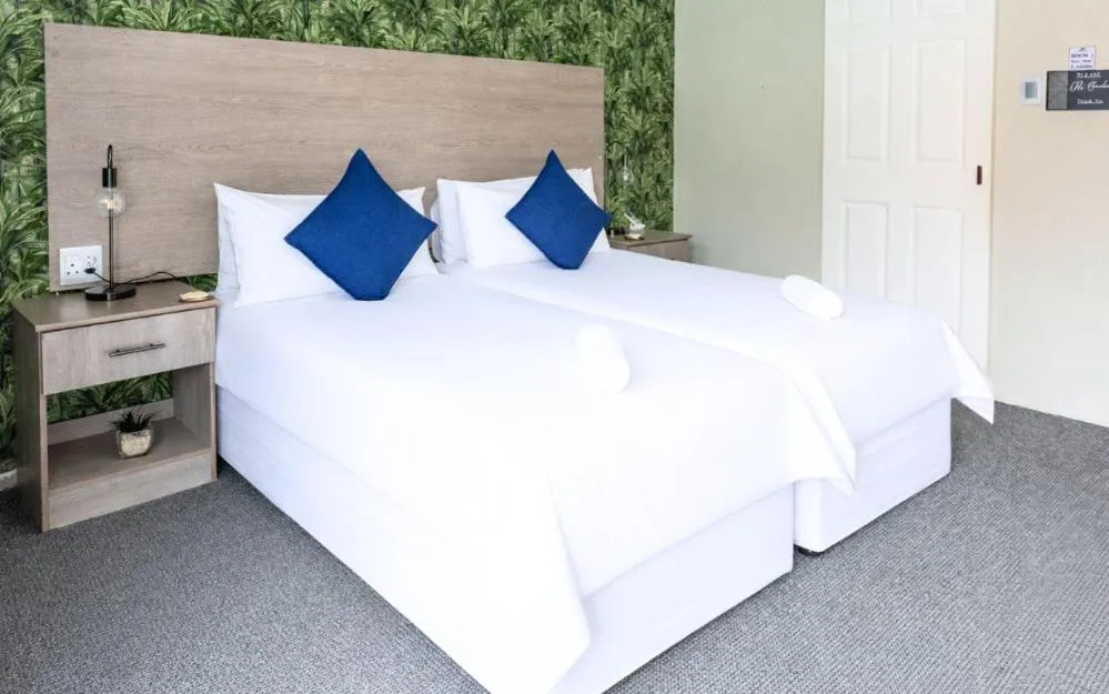 Bedroom, Bed in McAllisters on 8th