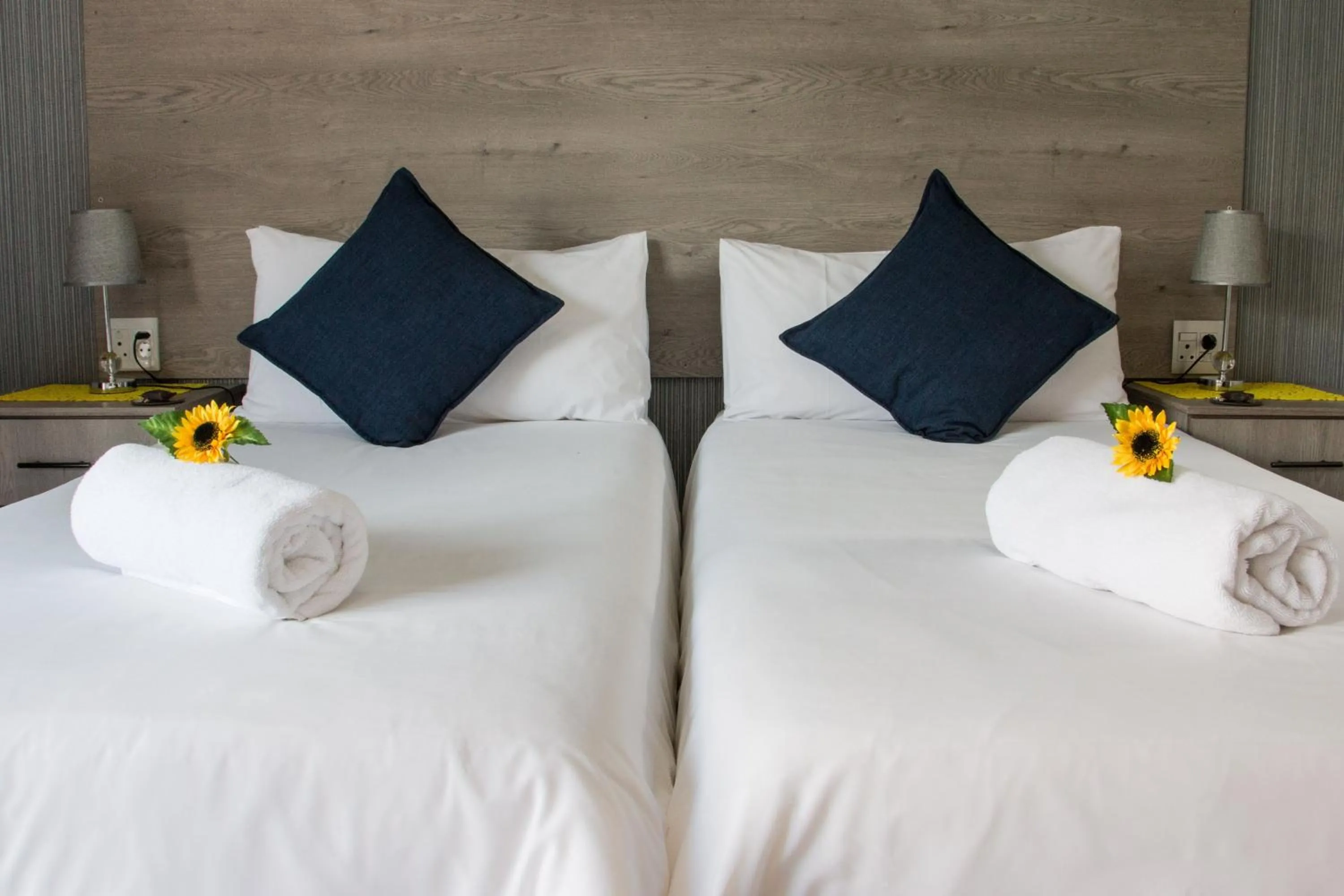 Bedroom, Bed in McAllisters on 8th