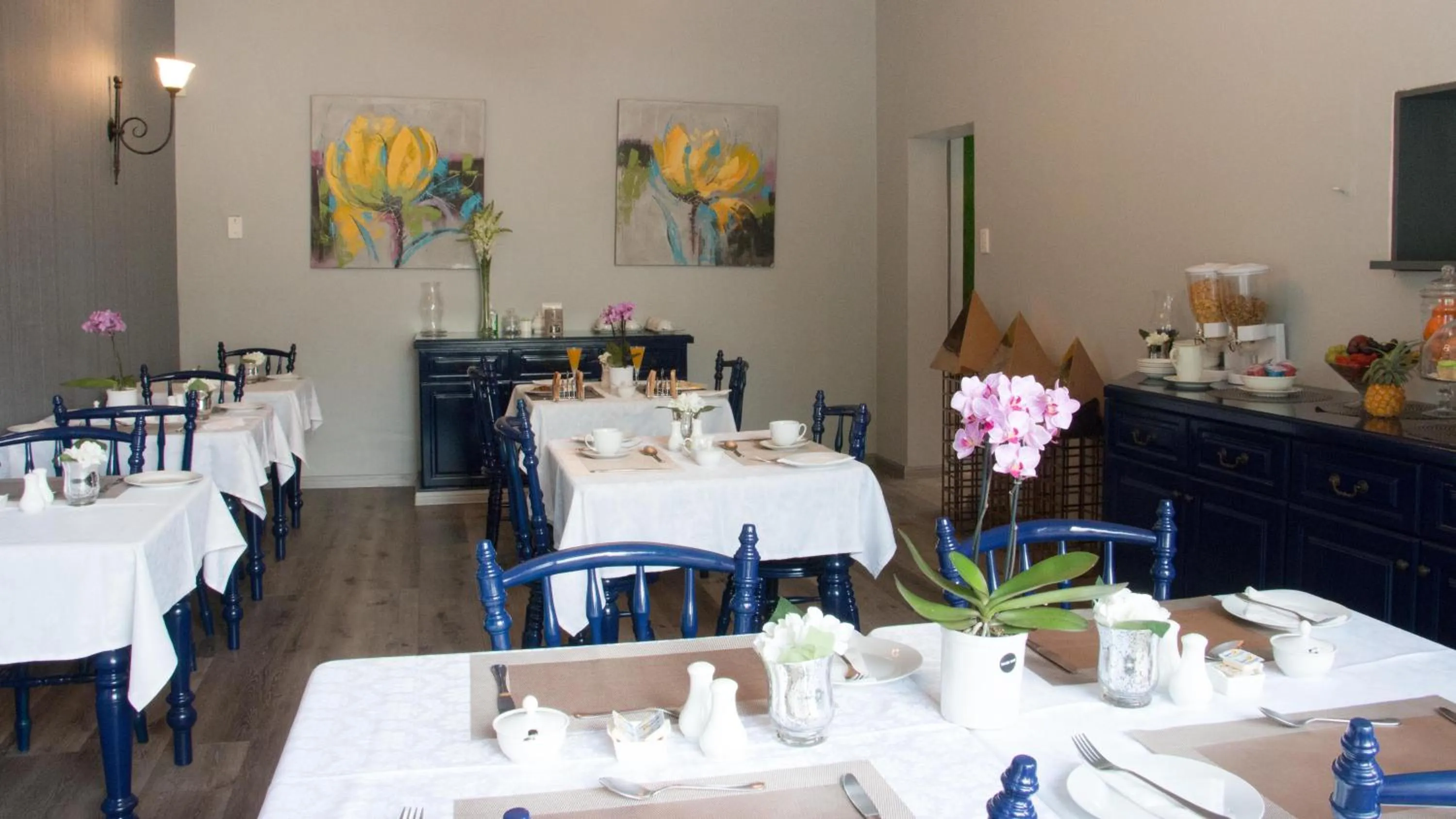 Dining area in McAllisters on 8th