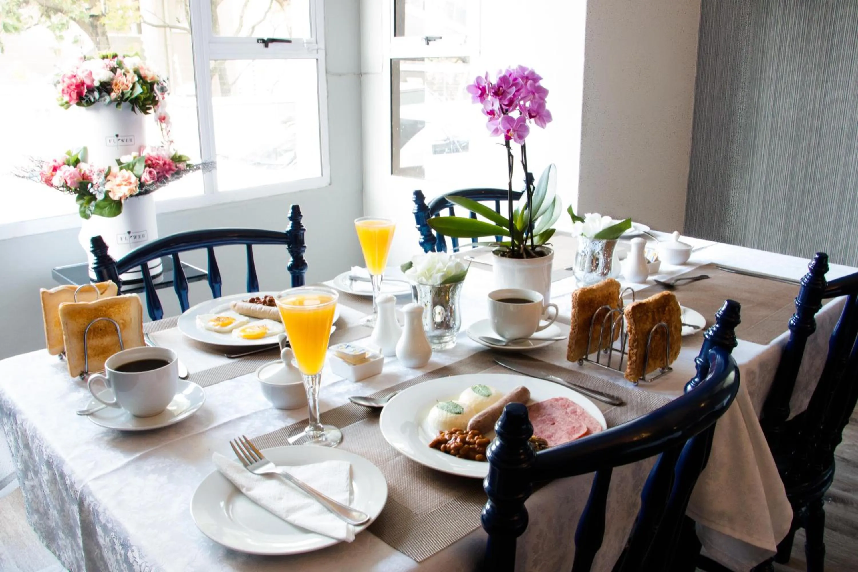 Dining area in McAllisters on 8th
