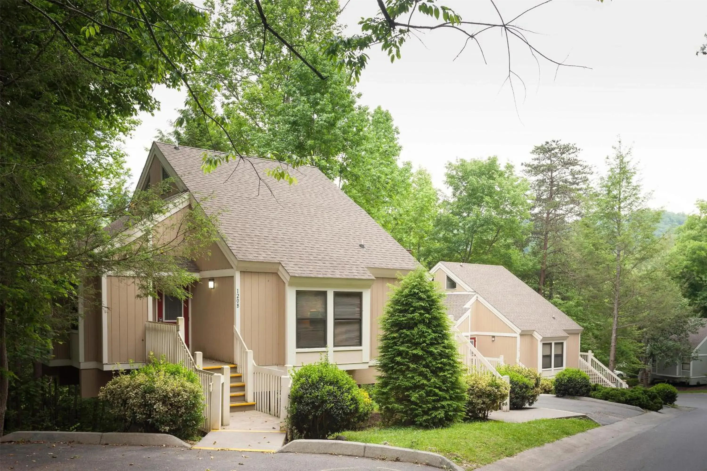 Property building in Hilton Vacation Club MountainLoft Gatlinburg Property building in Hilton Vacation Club MountainLoft Gatlinburg