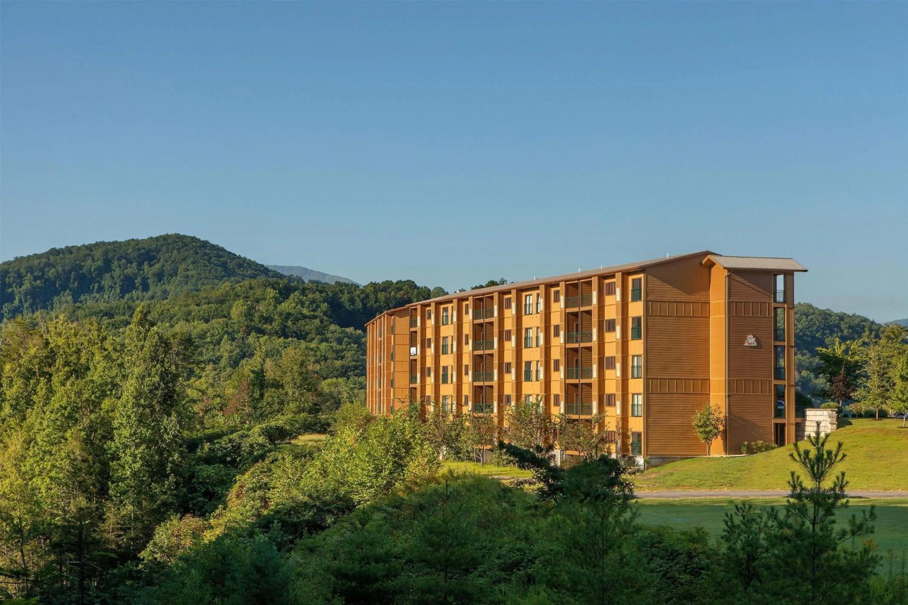 Property building in Hilton Vacation Club MountainLoft Gatlinburg