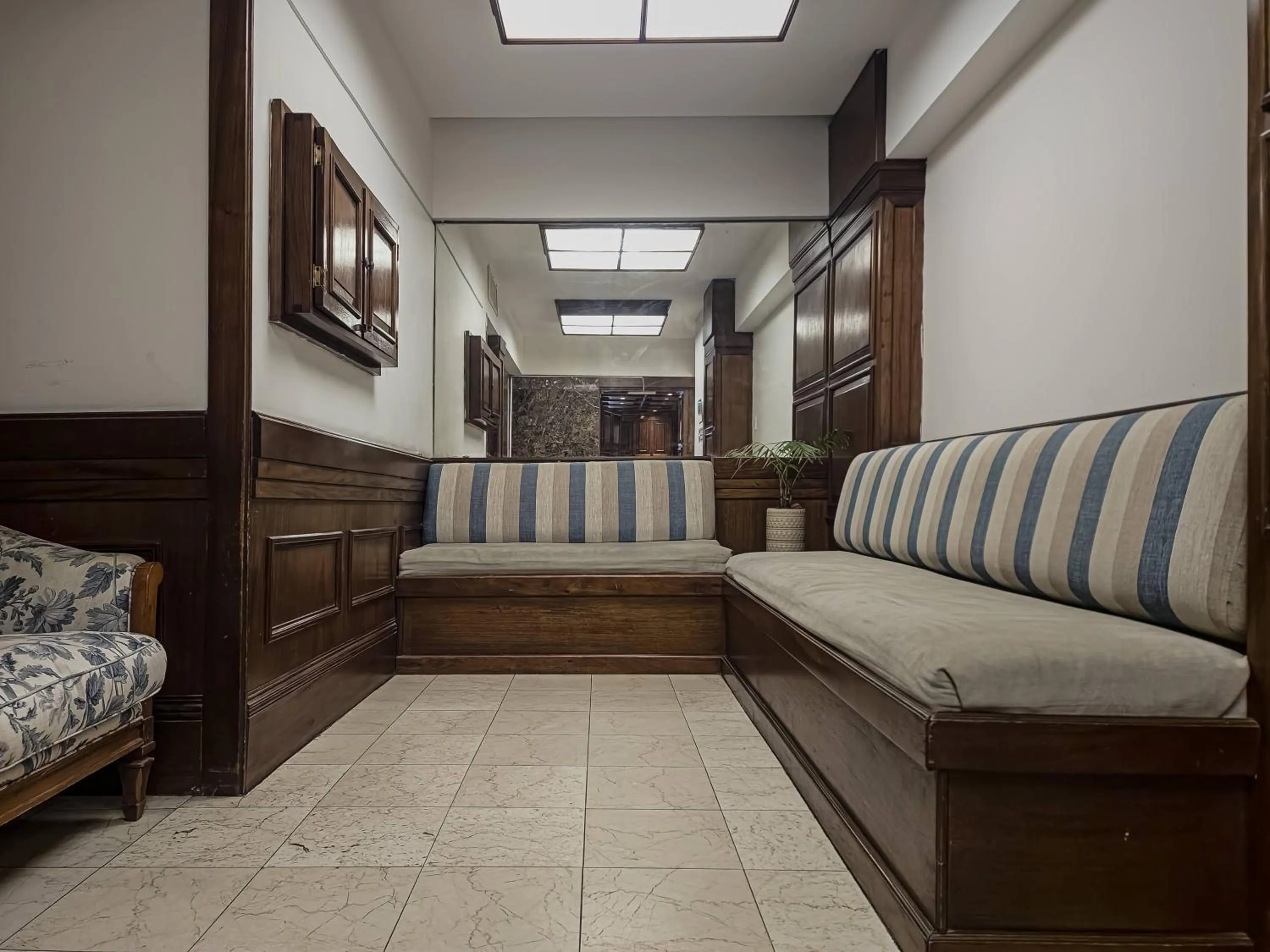 Seating area in Hotel Marbella