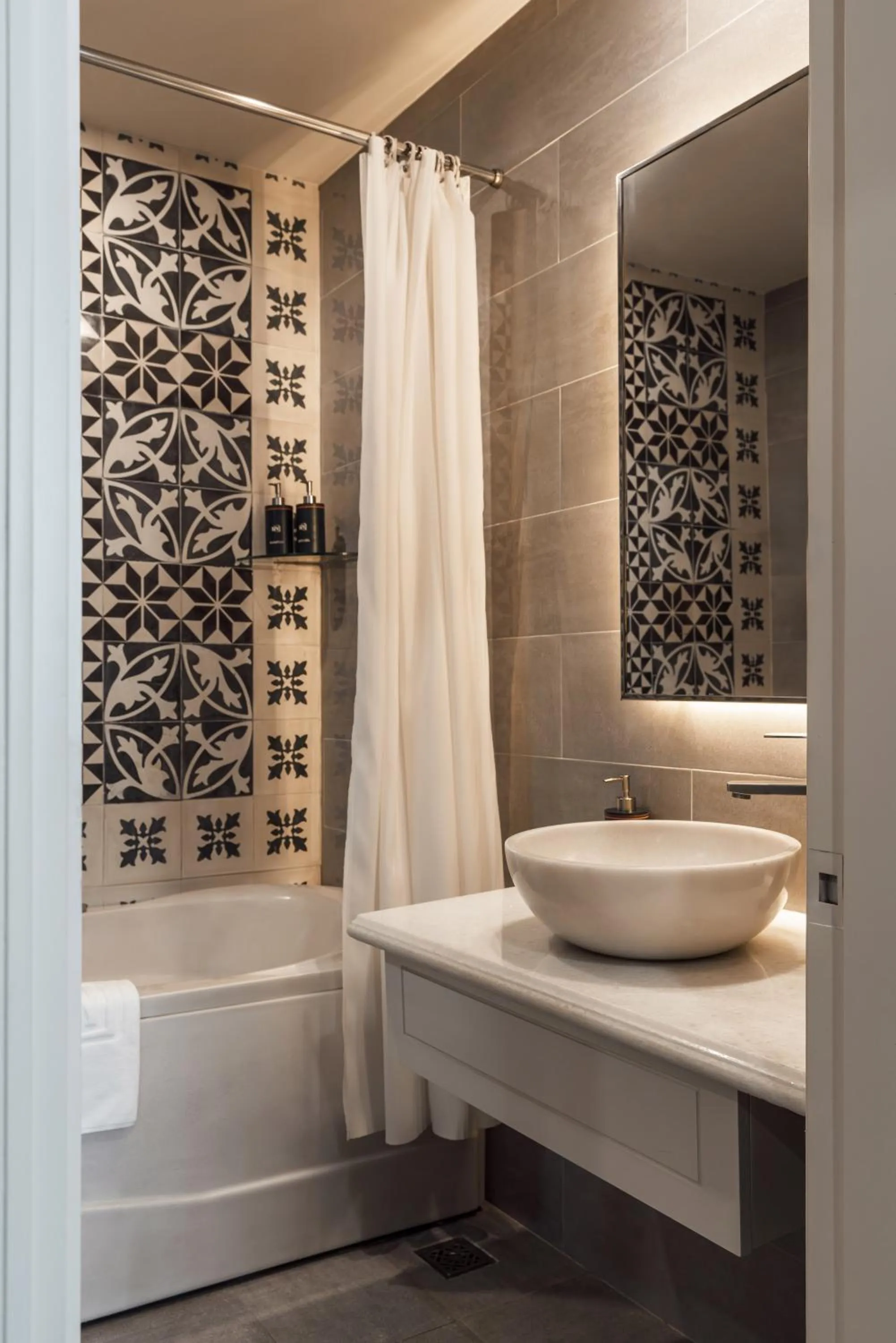 Bathroom in Kin Hotel Đông Du