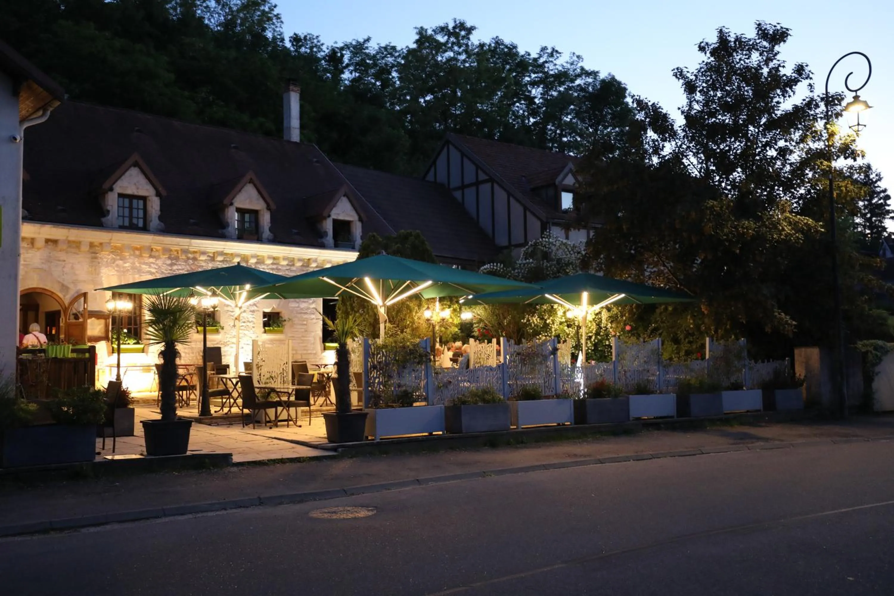 Property building in Logis Le Bourguignon