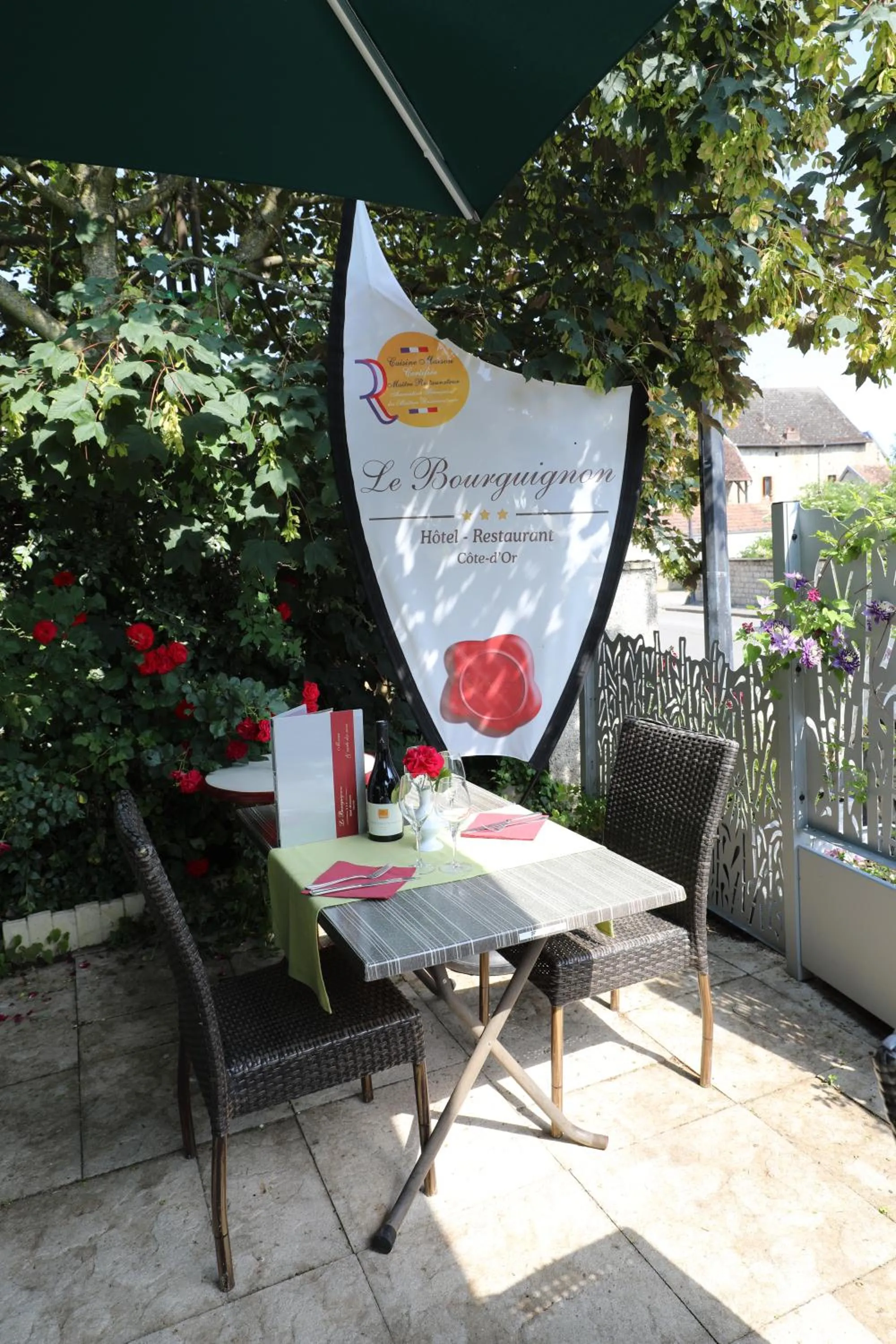 Patio in Logis Le Bourguignon