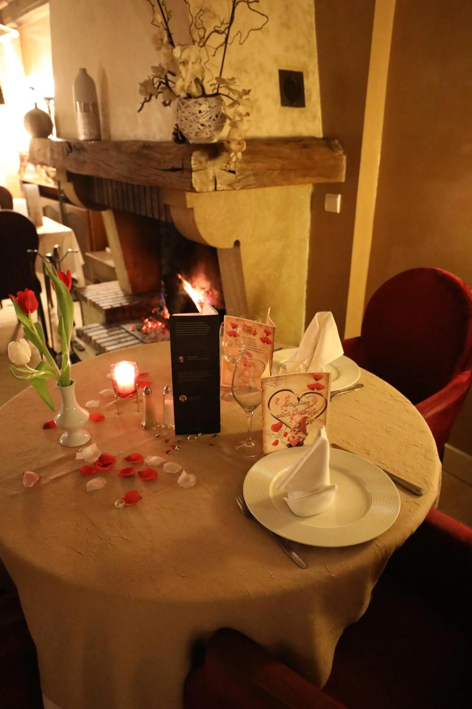 Restaurant/places to eat in Logis Le Bourguignon