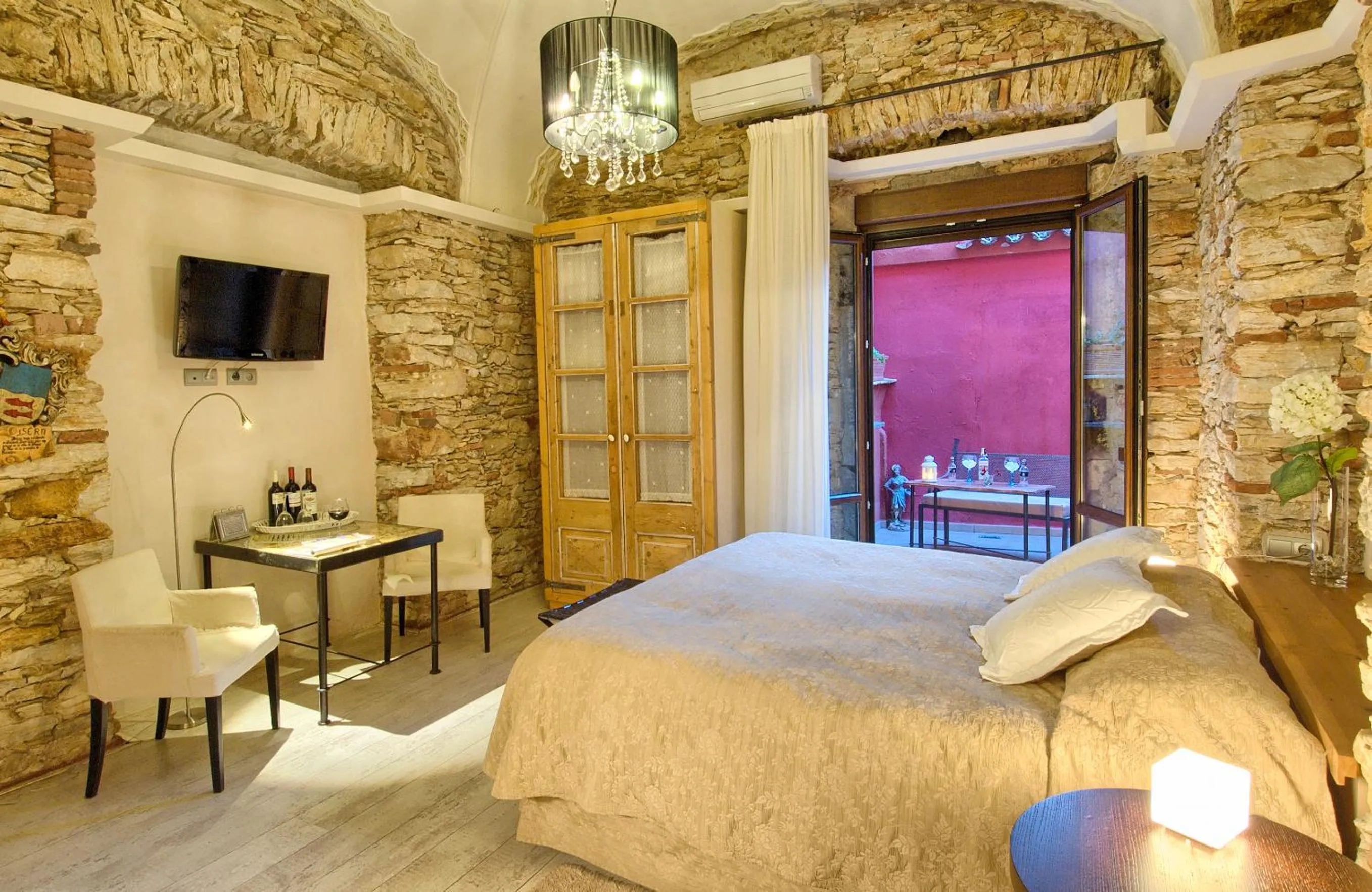 Balcony/Terrace, Bed in Hotel-Spa Classic Begur