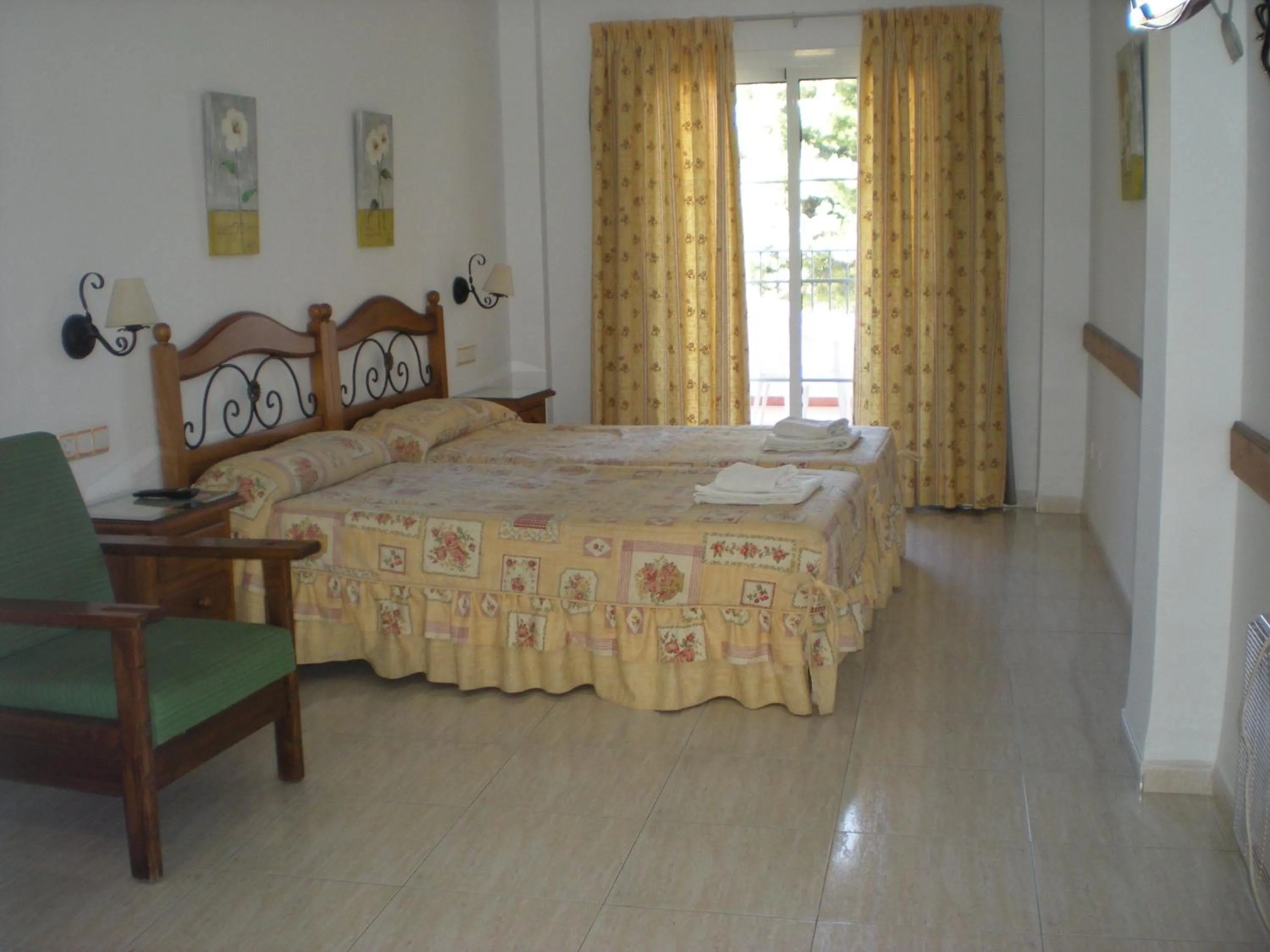 Bedroom, Bed in Apartamentos Casanova