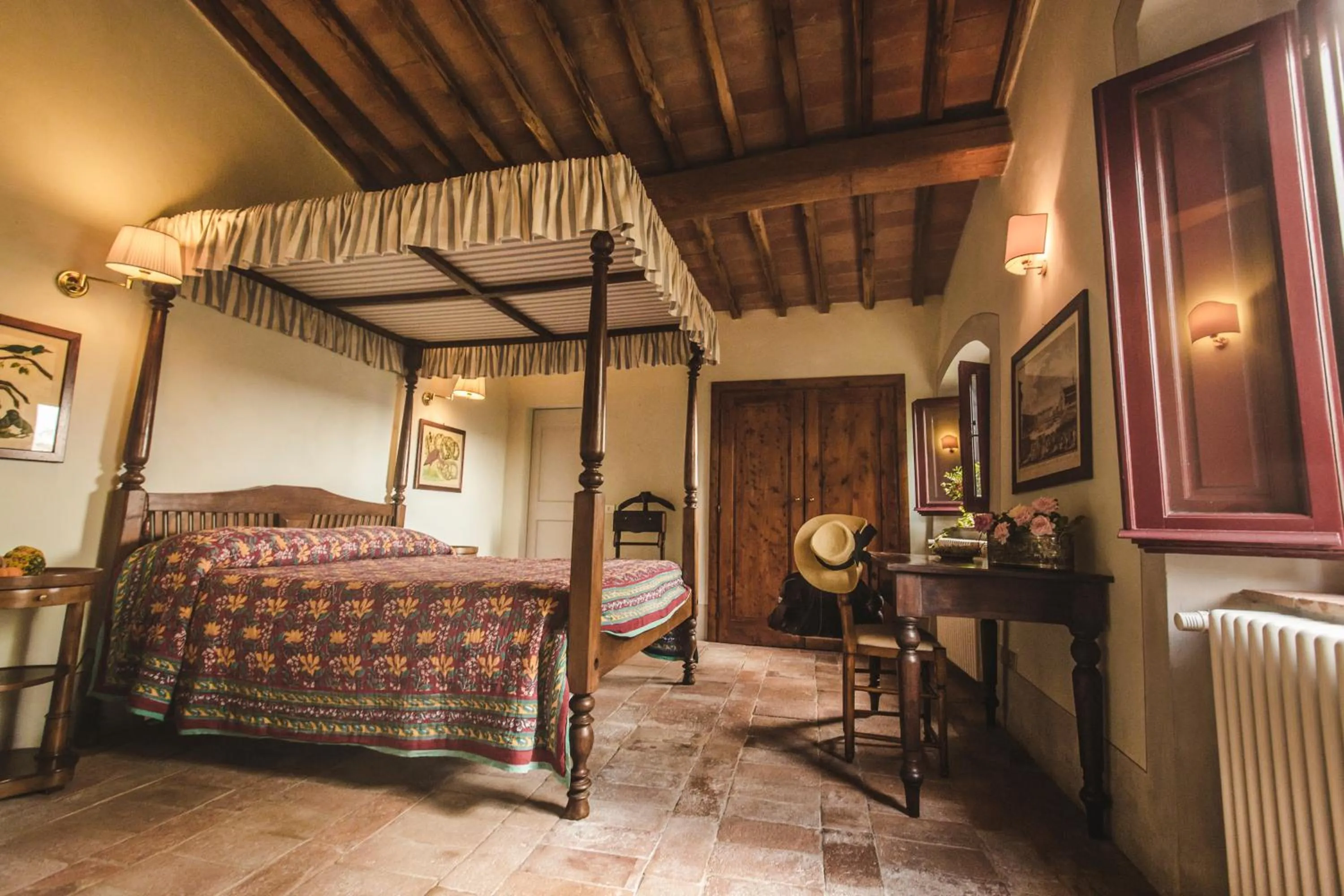 Photo of the whole room, Bed in La Veronica Exclusive Chianti Resort