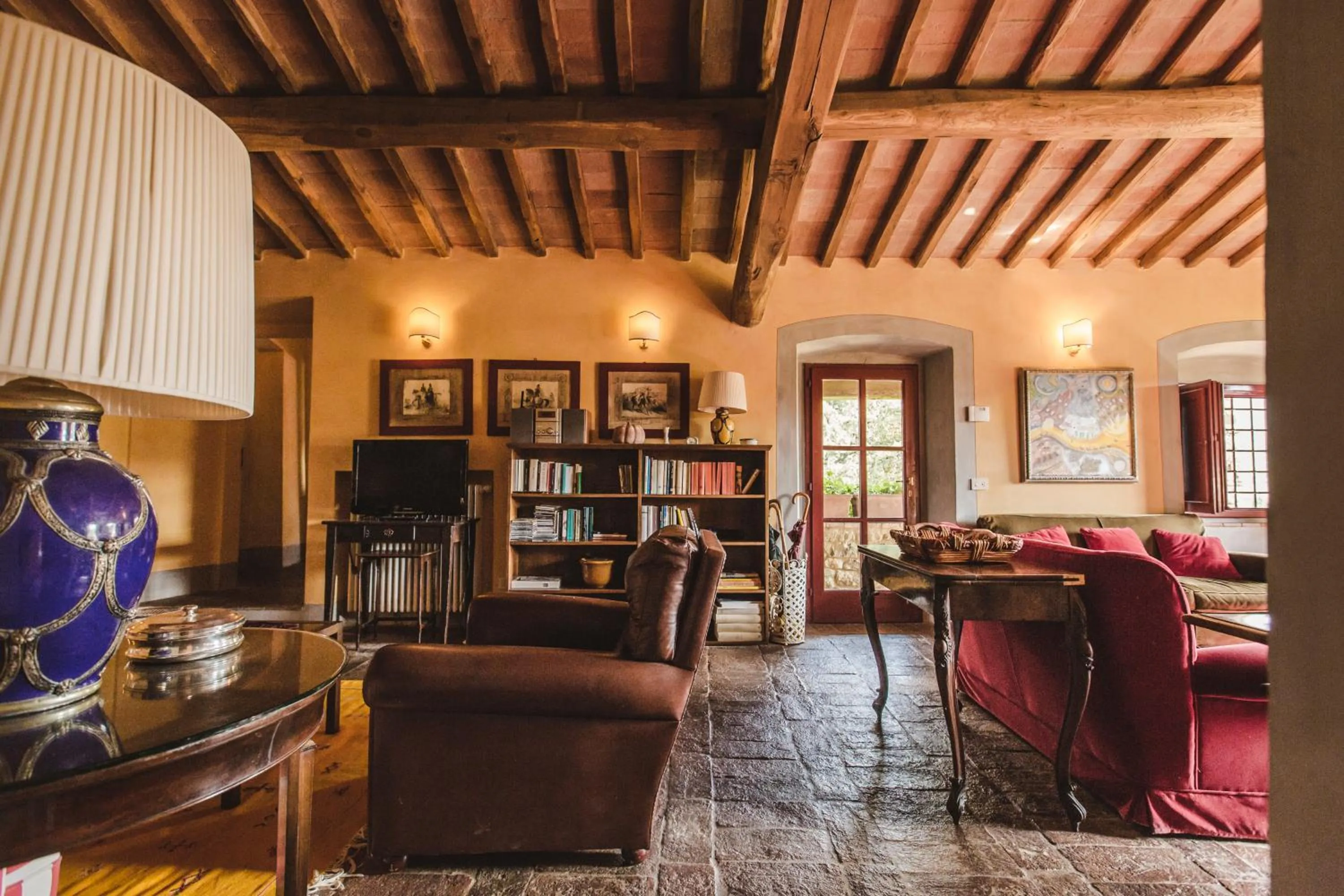 Library in La Veronica Exclusive Chianti Resort