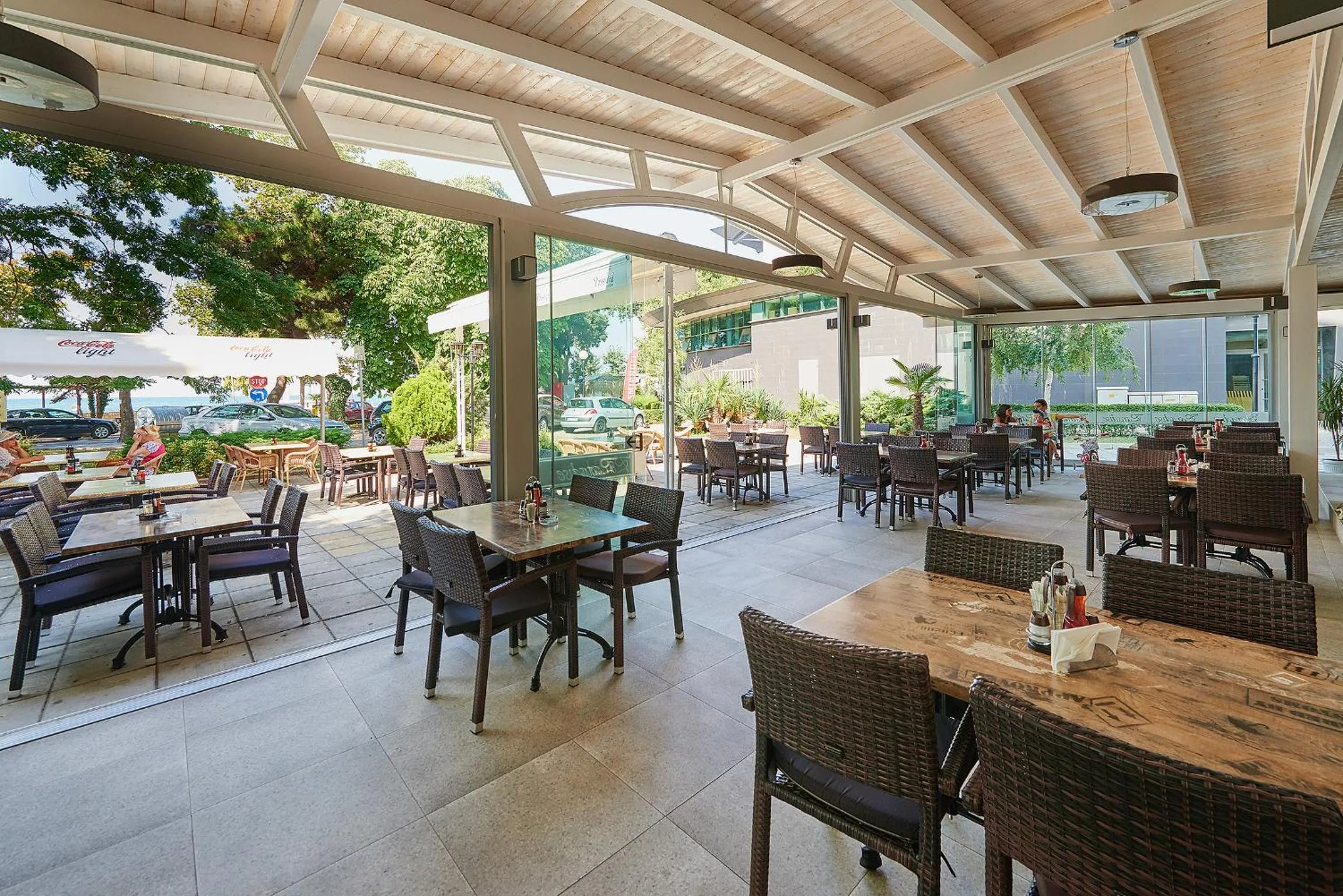 Restaurant/places to eat in Paradise Hotel & Relax Center