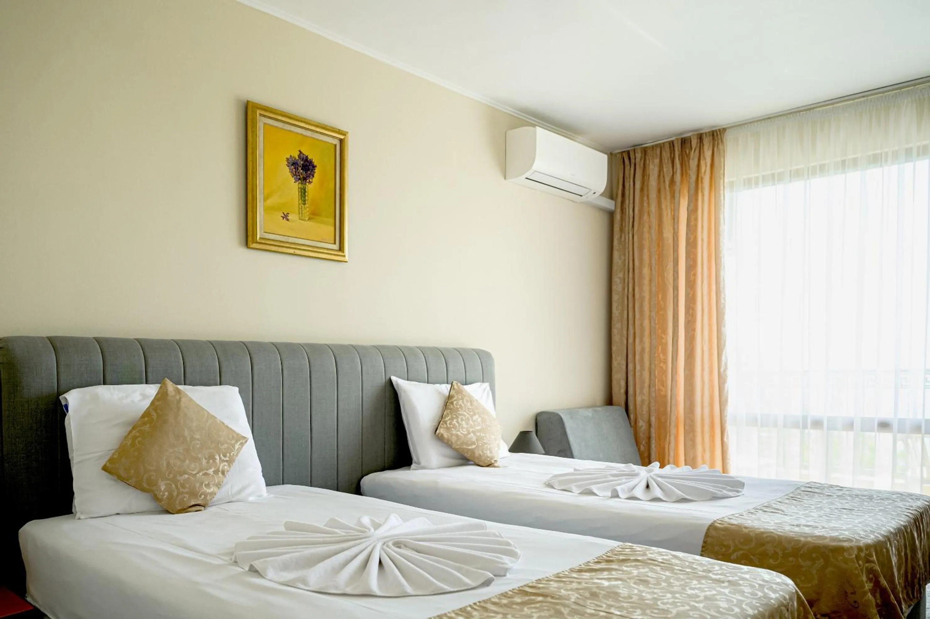 Bed in Paradise Hotel & Relax Center