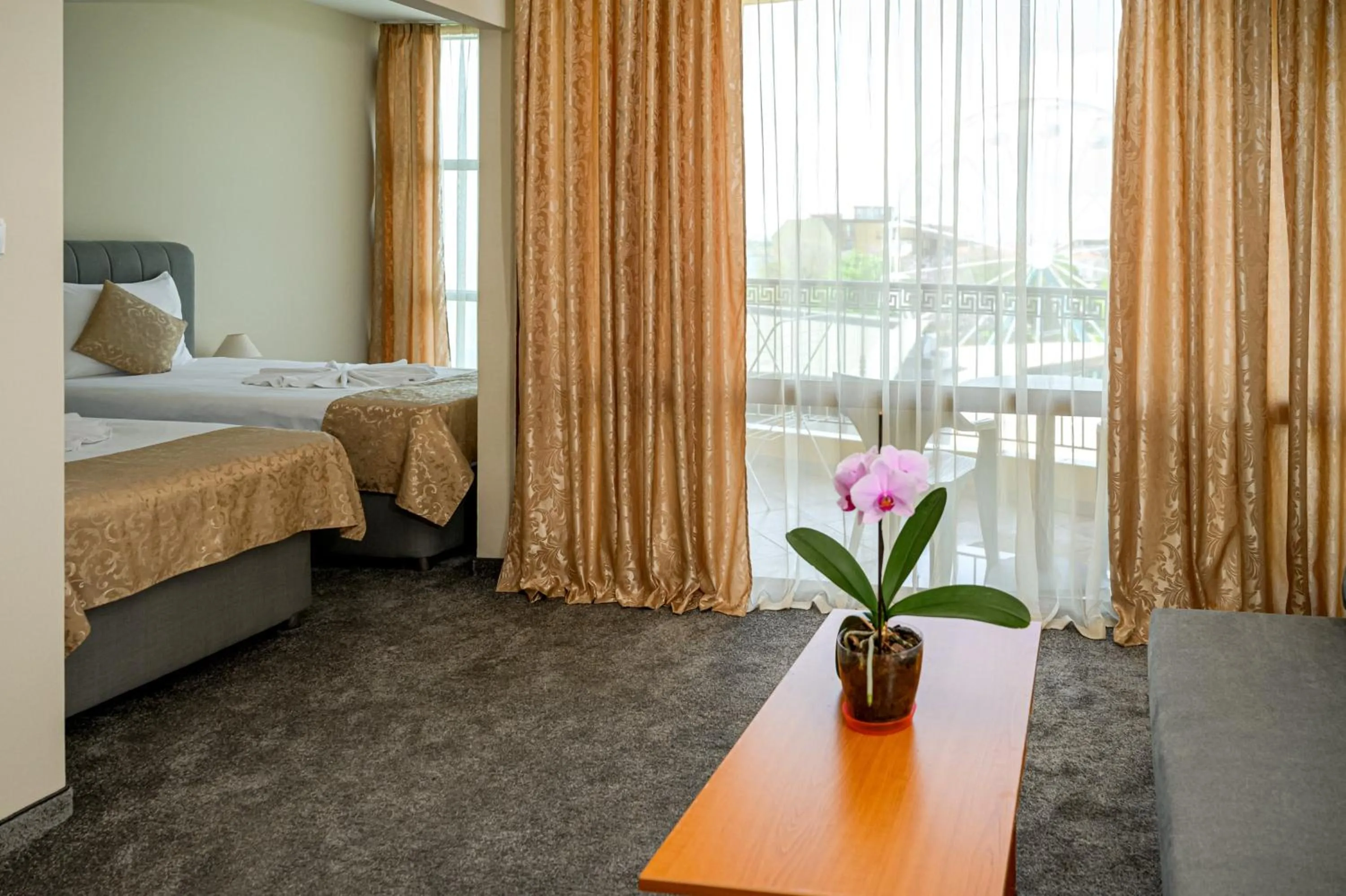 Bed in Paradise Hotel & Relax Center