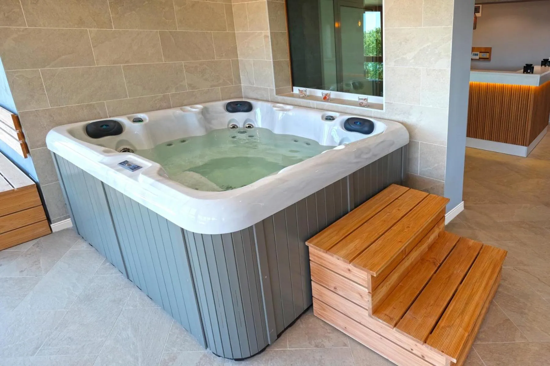 Paradise Hotel & Relax Center