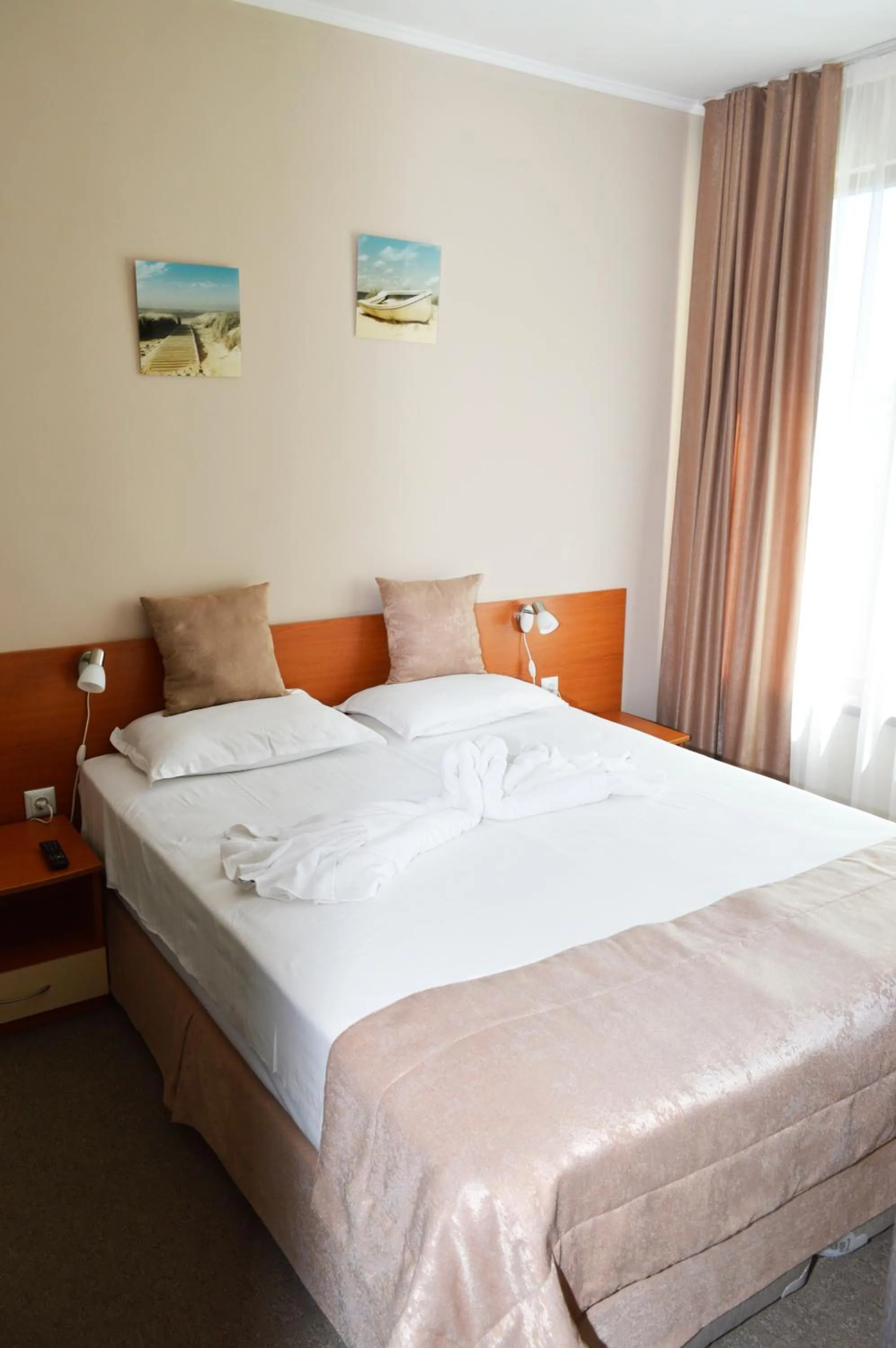 Bed in Paradise Hotel & Relax Center