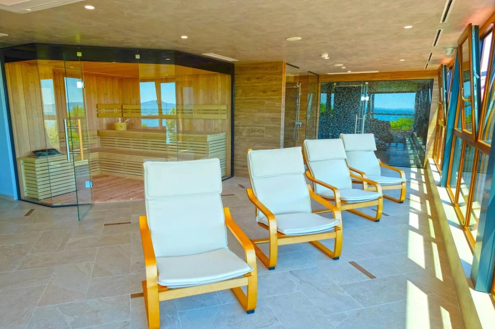 Paradise Hotel & Relax Center