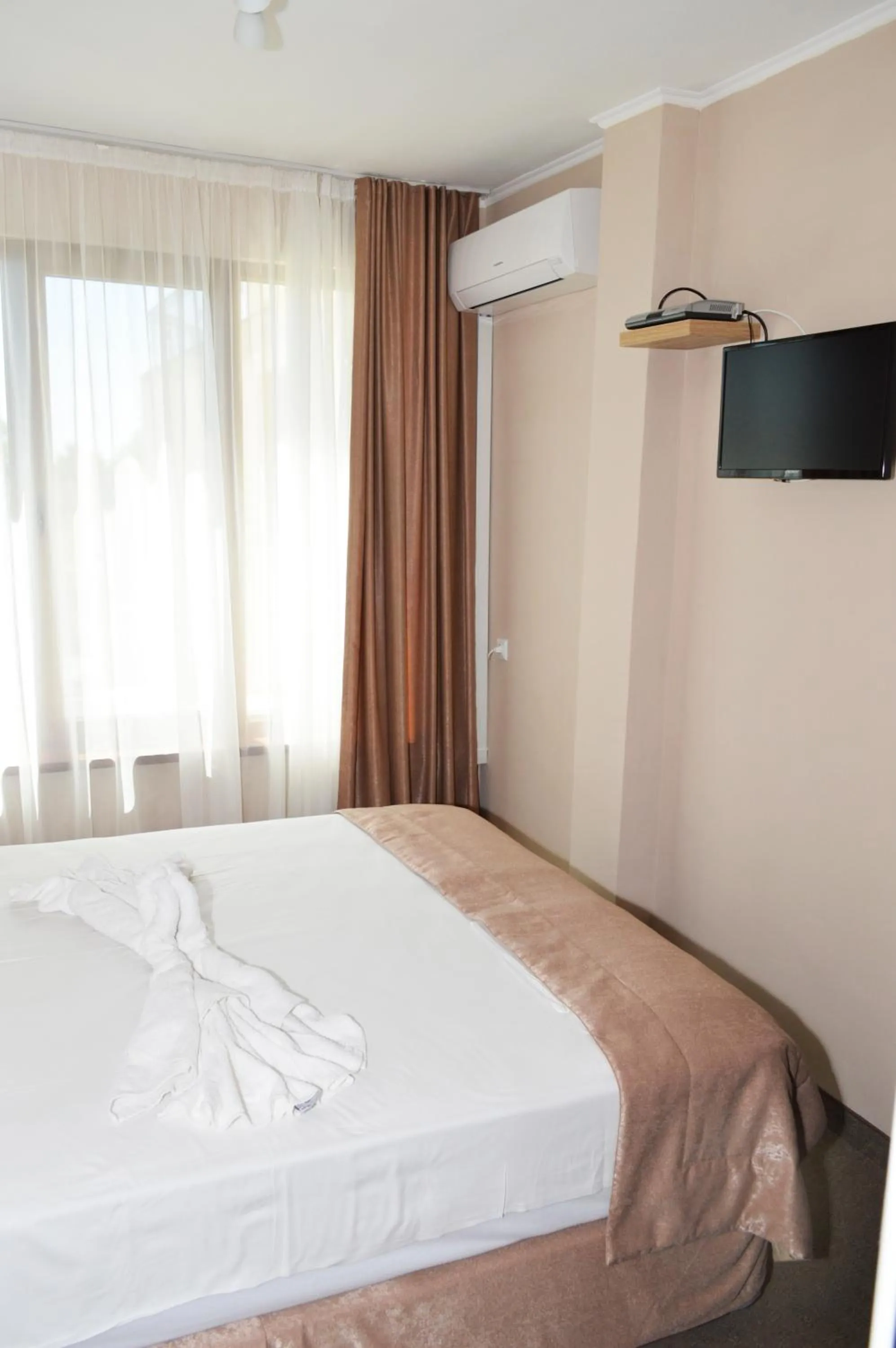 Bed in Paradise Hotel & Relax Center