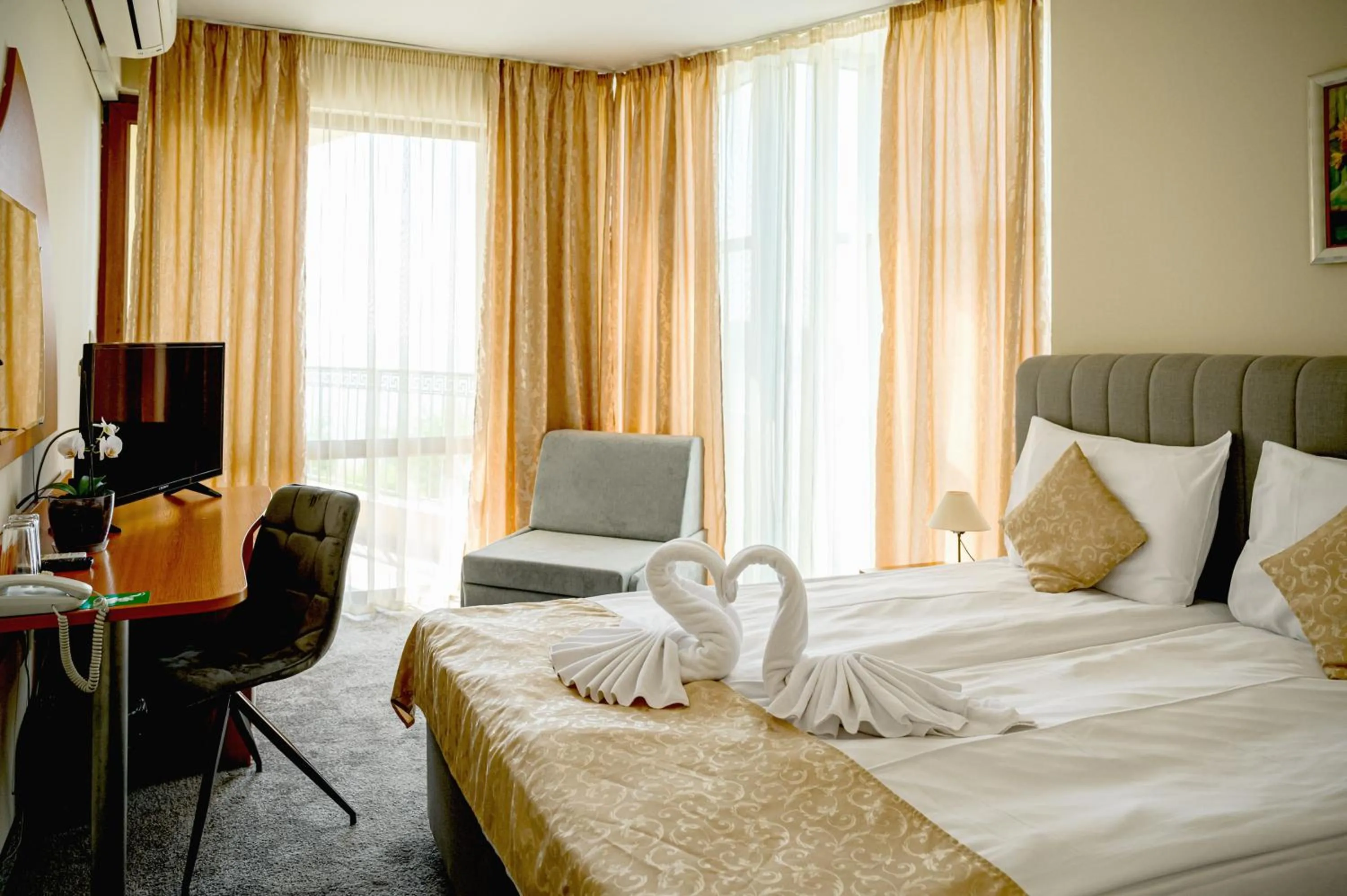 Bed in Paradise Hotel & Relax Center