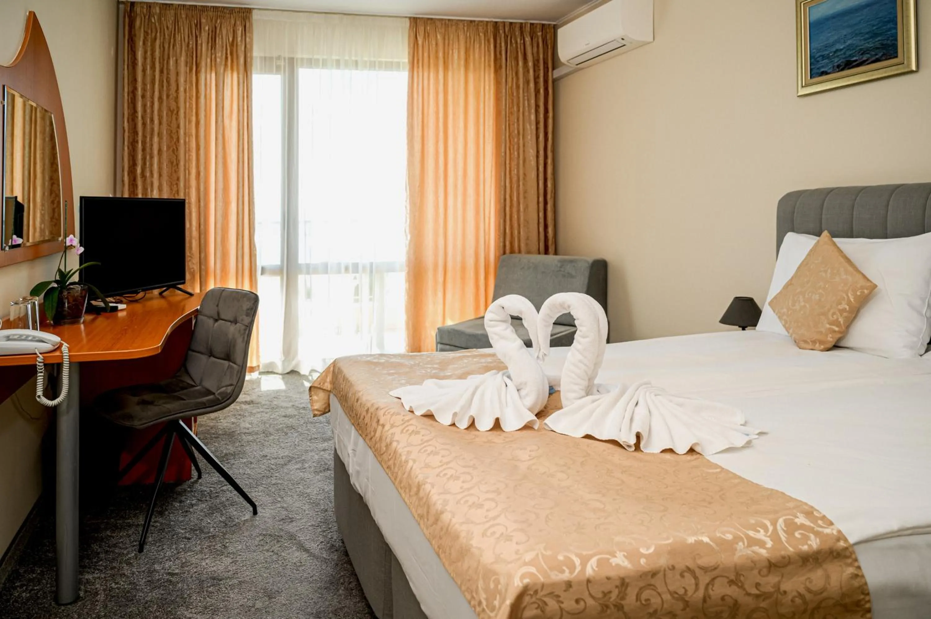 Bed in Paradise Hotel & Relax Center