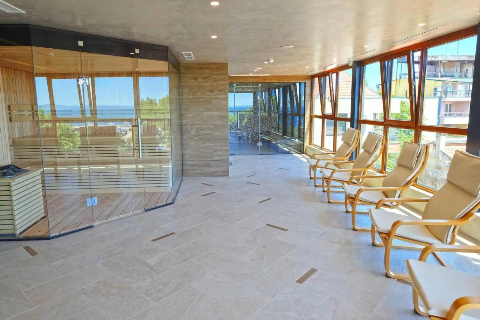 Paradise Hotel & Relax Center