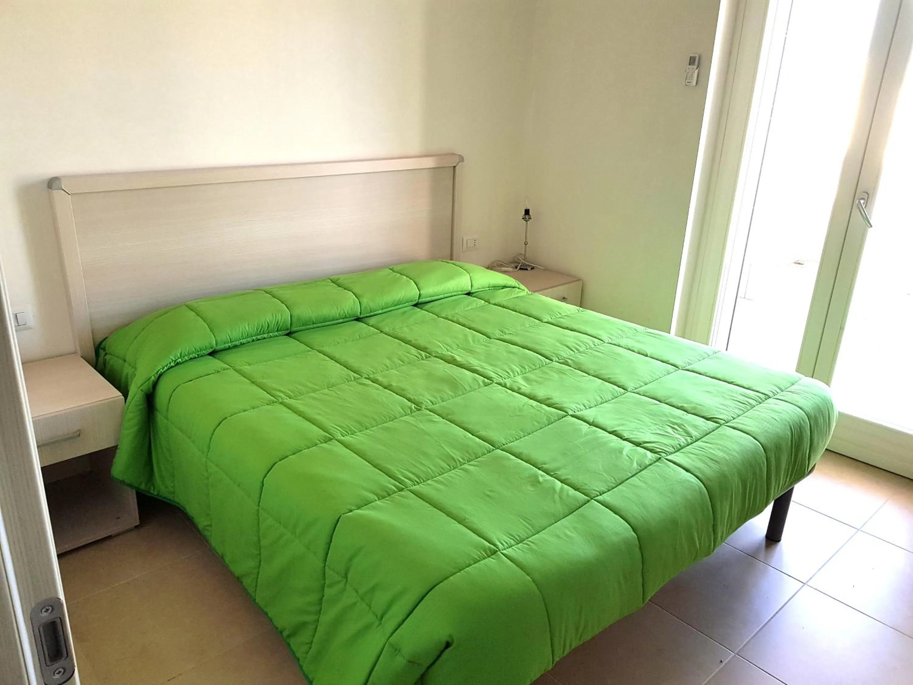 Photo of the whole room, Bed in La Rotonda Sul Mare