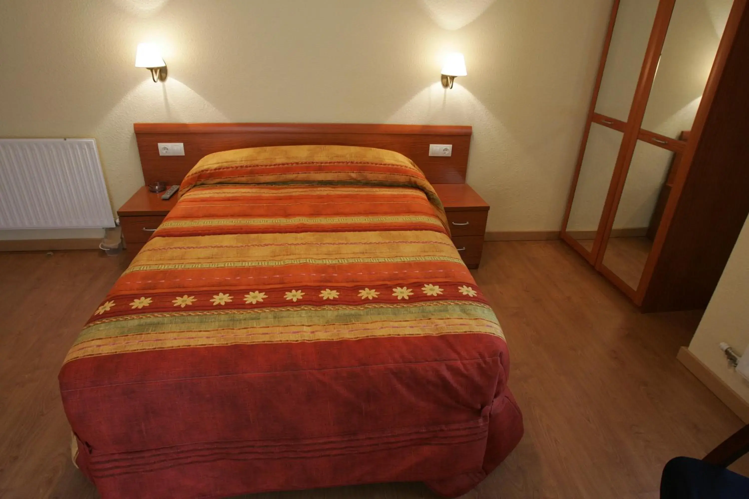 Double Room in Hostal Hispanico II Double Room in Hostal Hispanico II