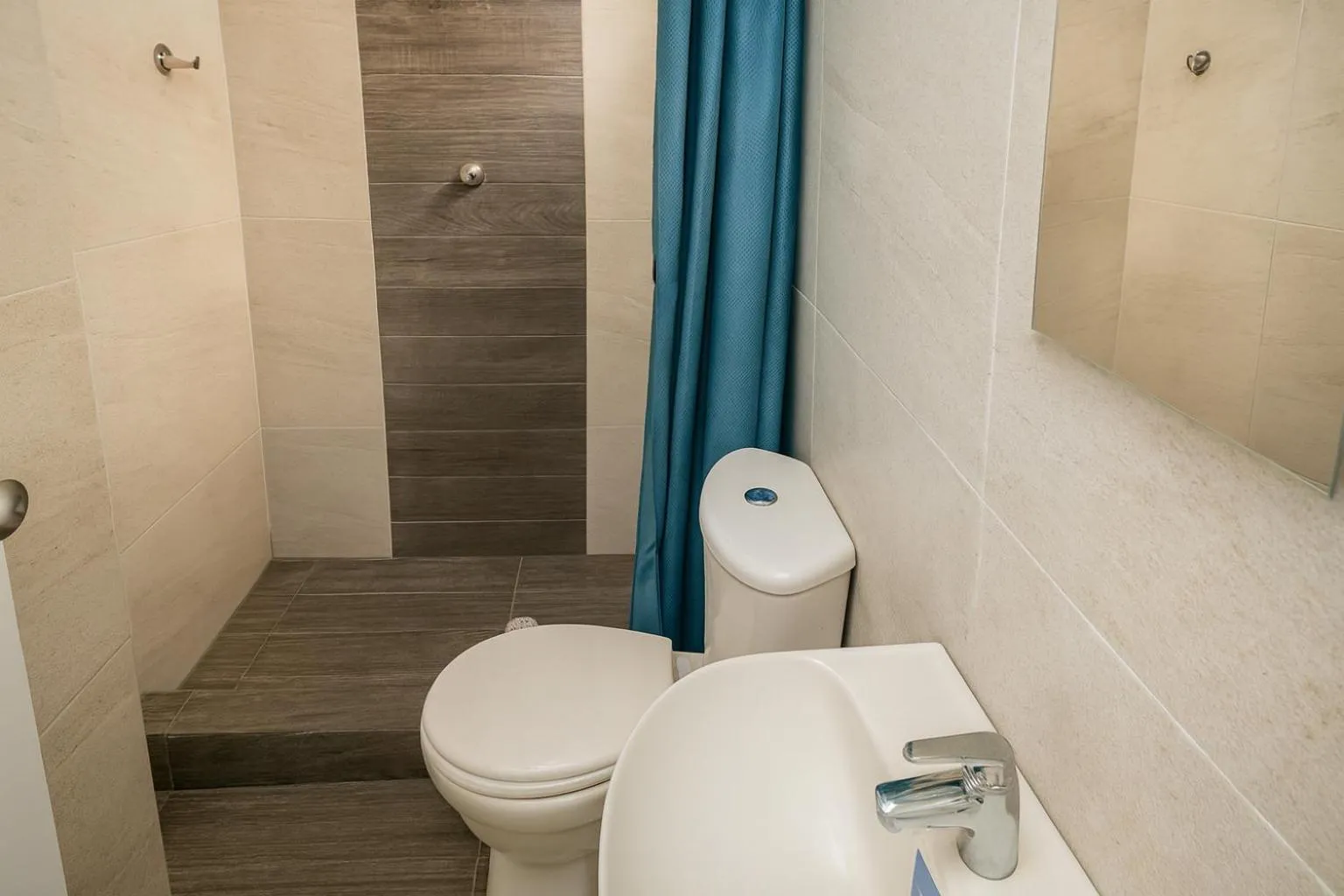 Bathroom in El Velero Apartamentos By DANP