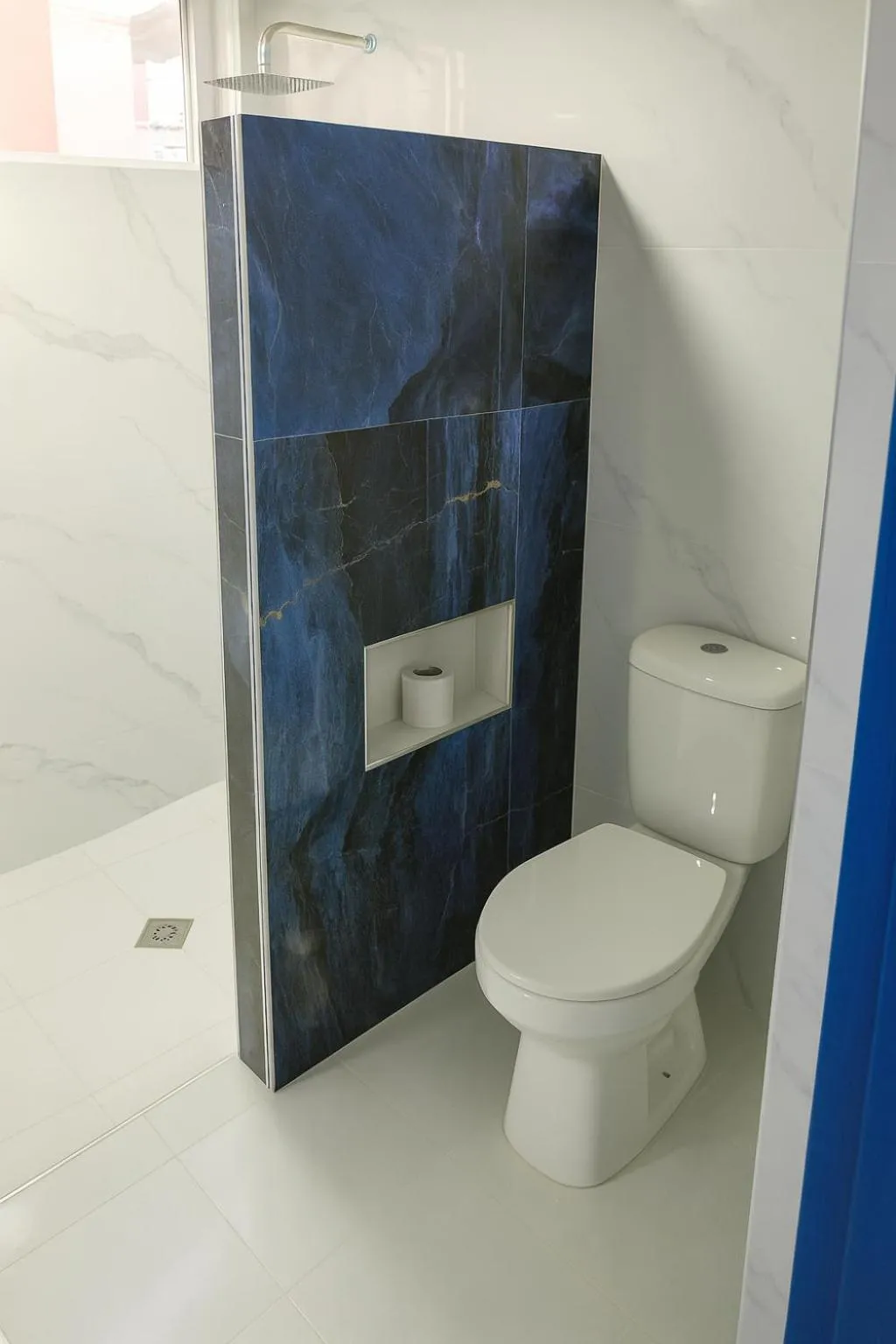 Bathroom in El Velero Apartamentos By DANP