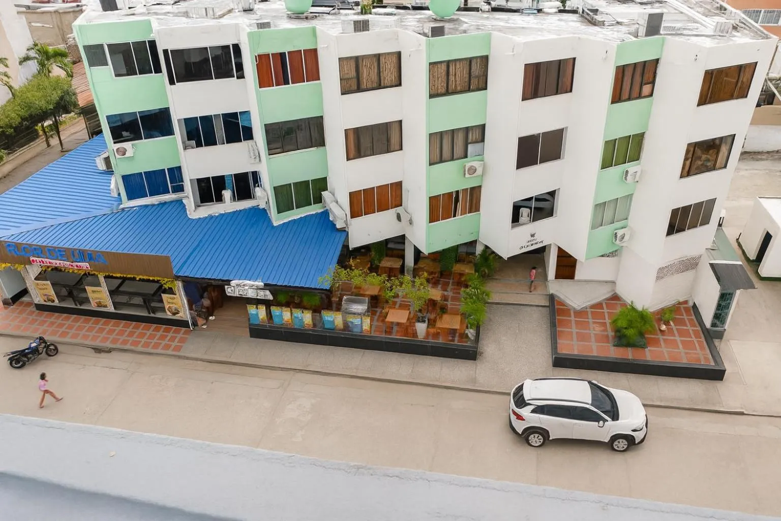 Property building in El Velero Apartamentos By DANP
