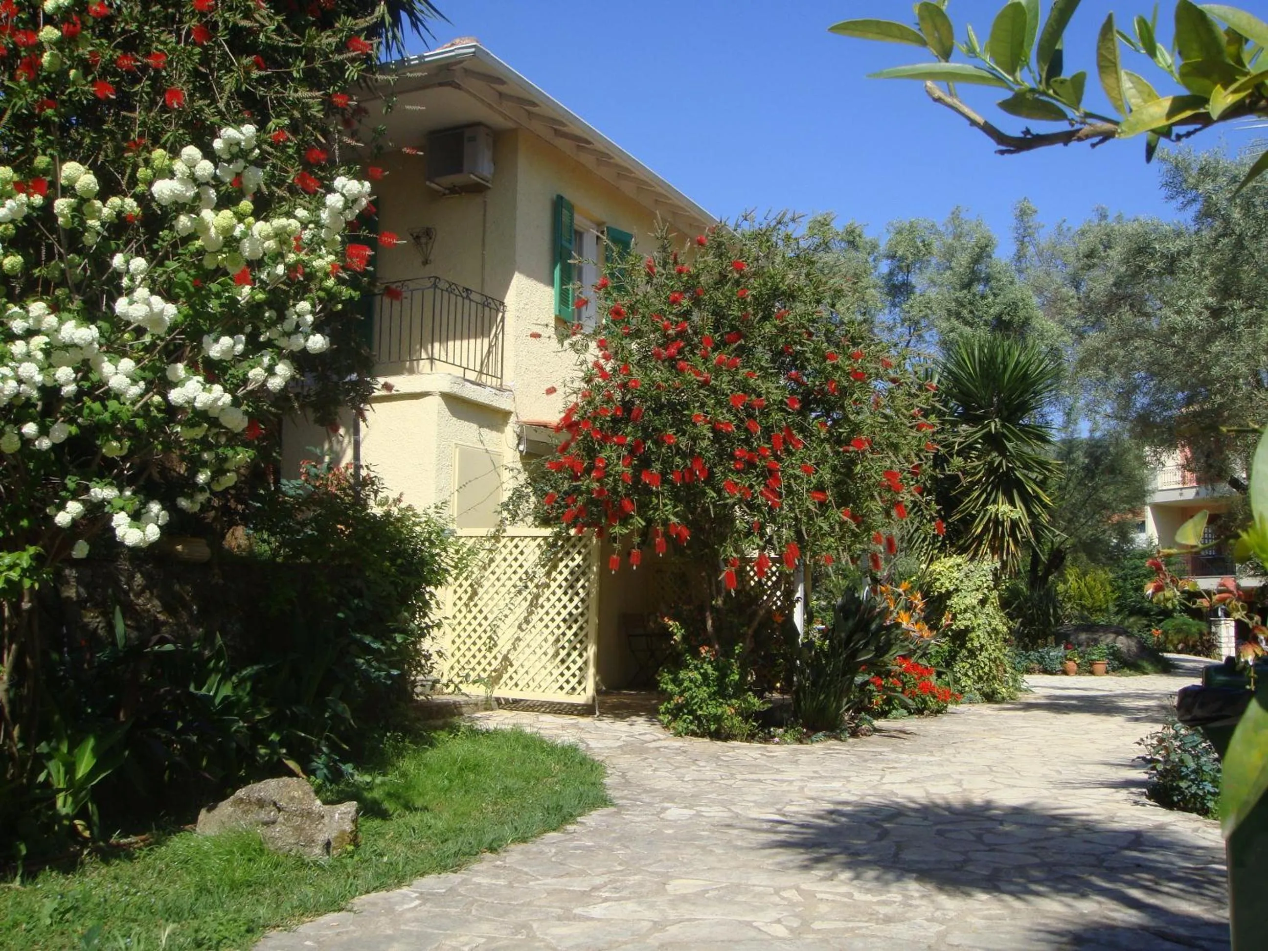 Garden in PHILIPPOS Hotel Apartments