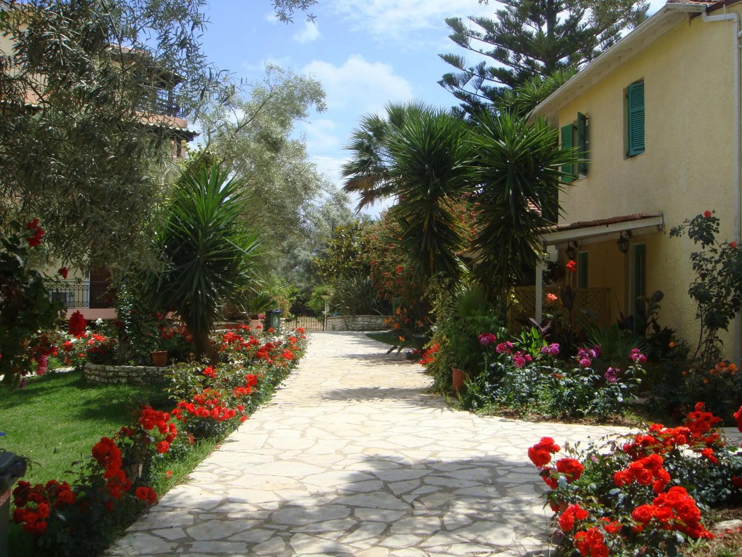 Garden in PHILIPPOS Hotel Apartments