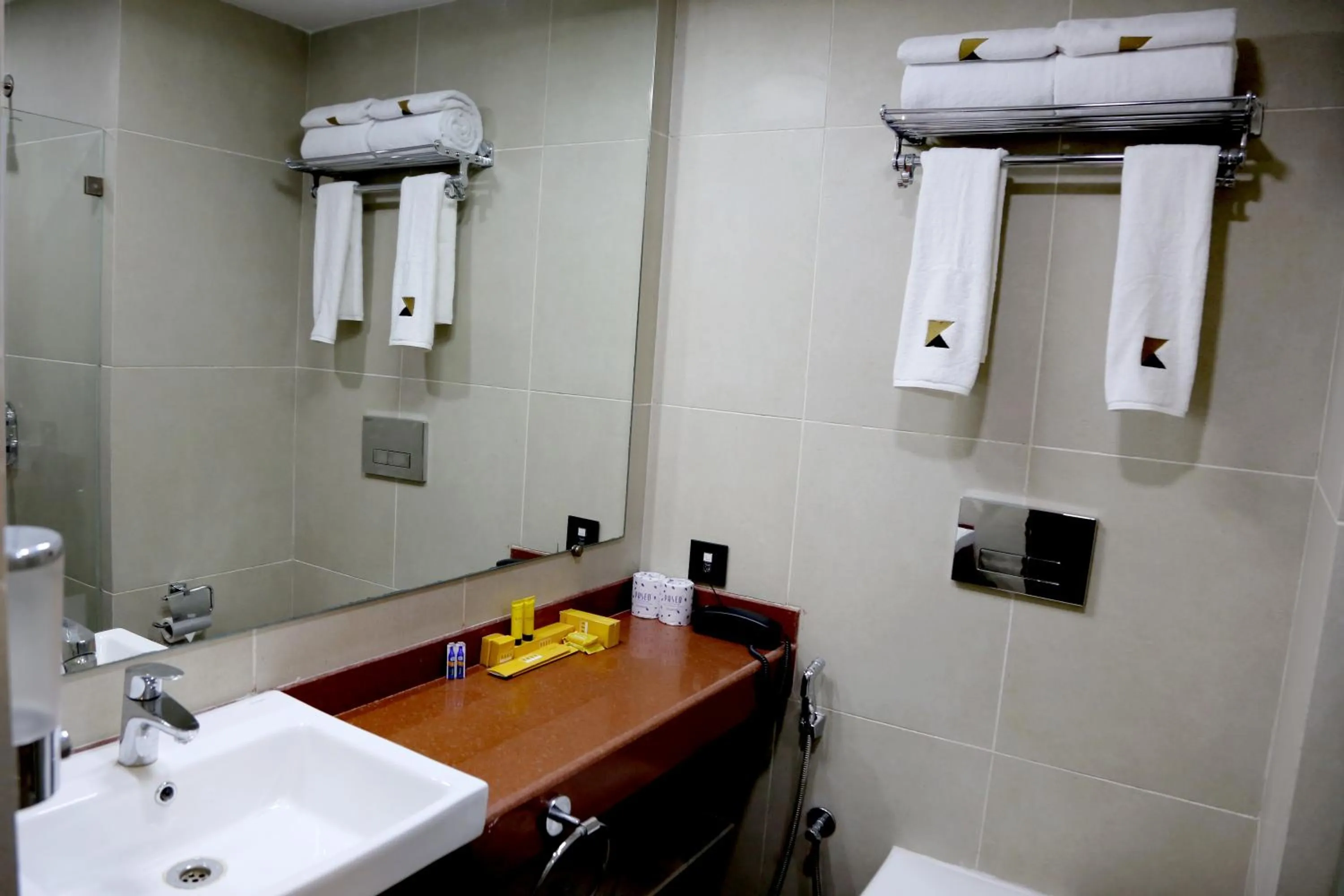 Bathroom in Hotel Mumbai House Andheri East, Mumbai