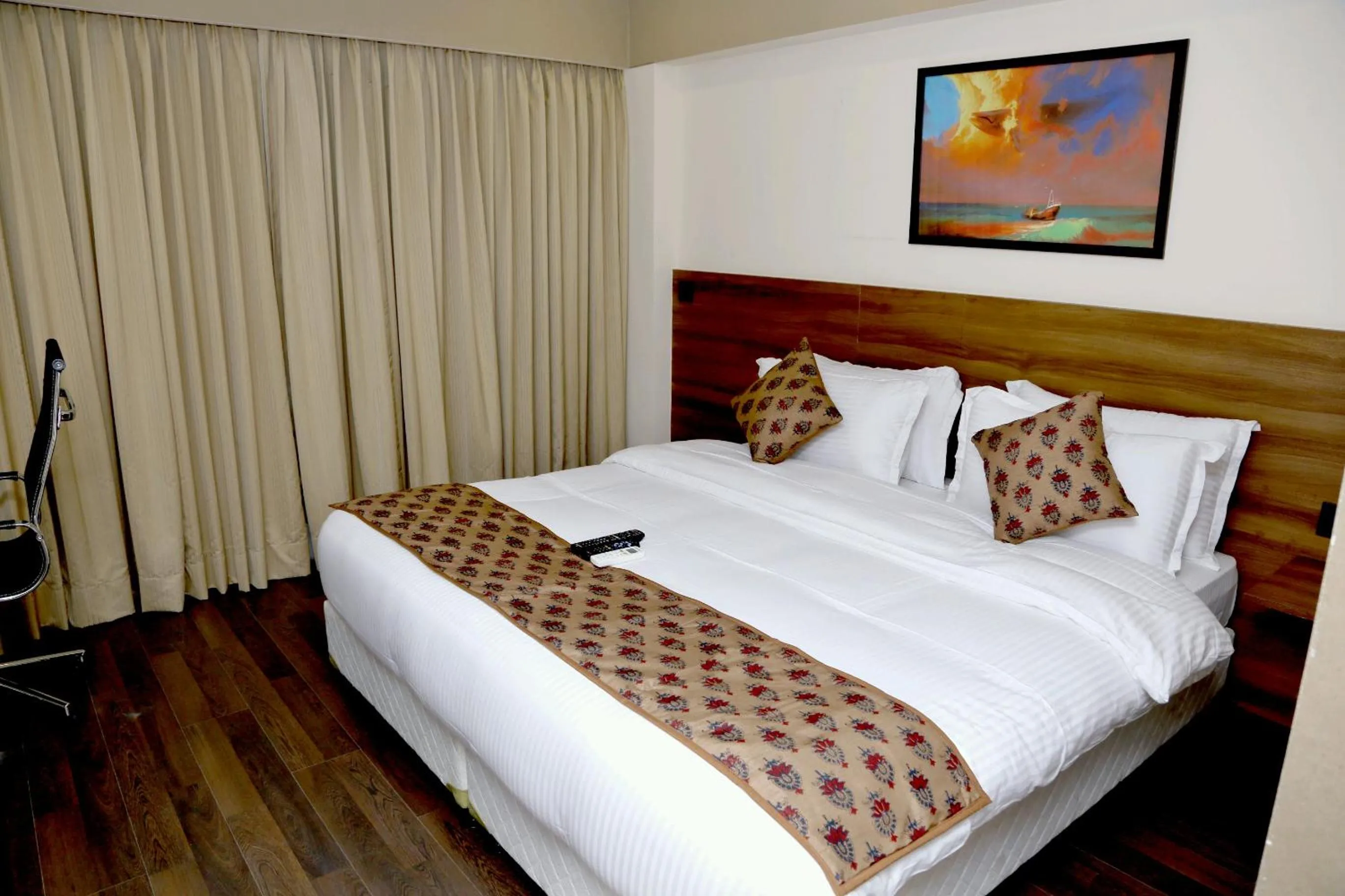 Bed in Hotel Mumbai House Andheri East, Mumbai