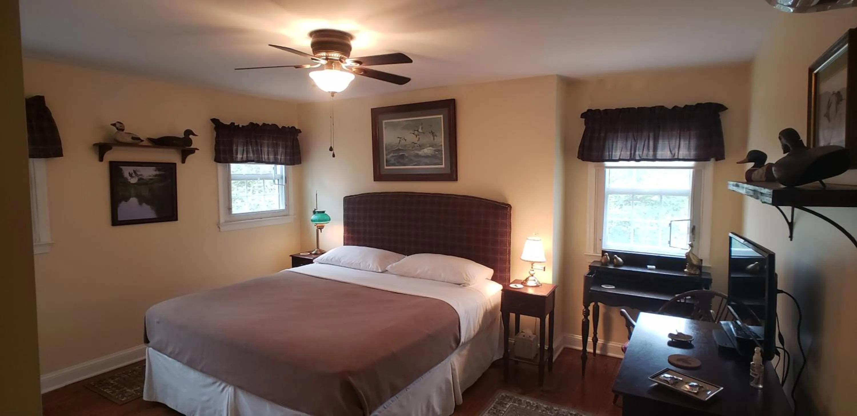 Photo of the whole room, Bed in Miller-Dunham House B&B