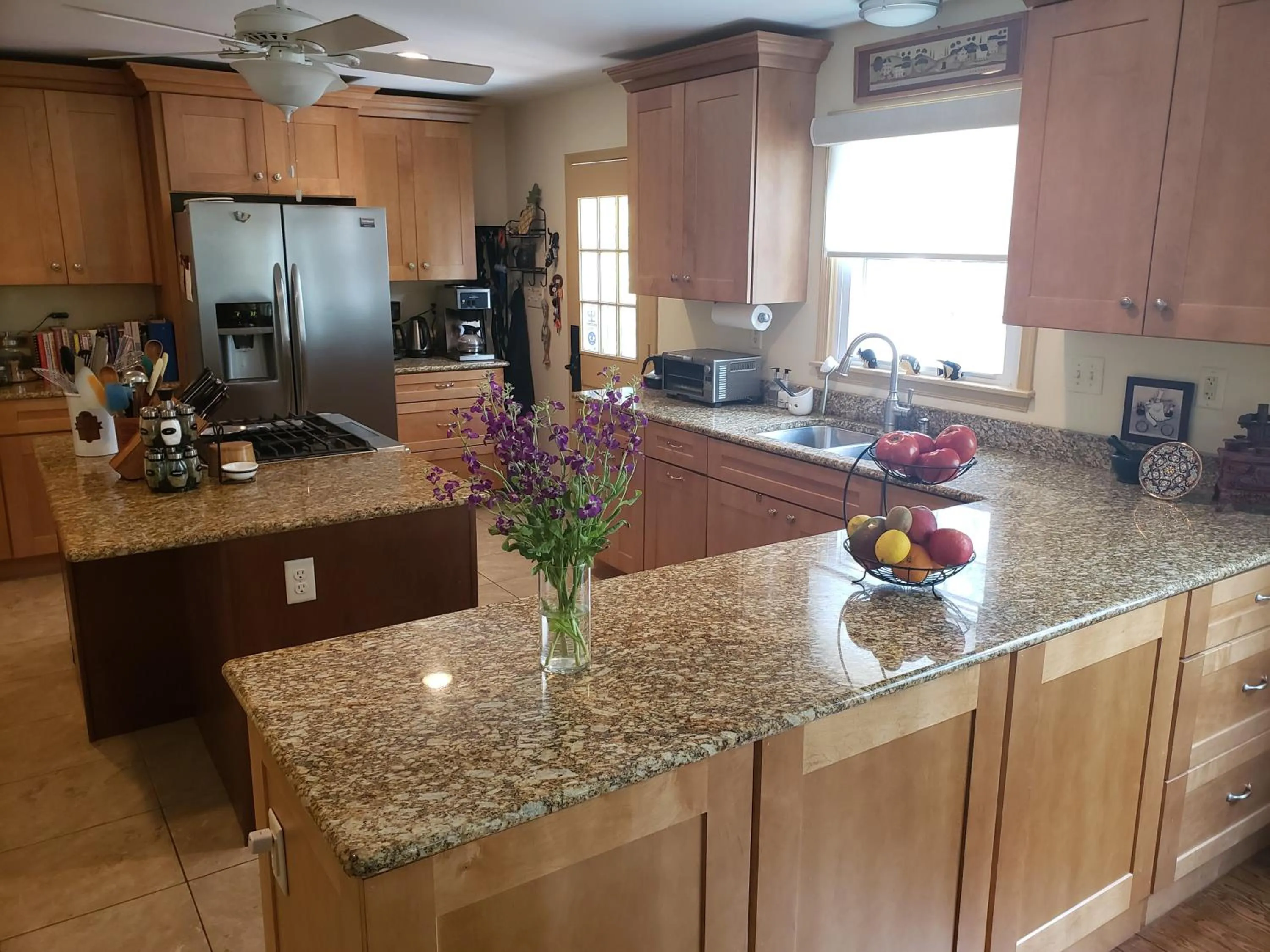 Kitchen or kitchenette in Miller-Dunham House B&B