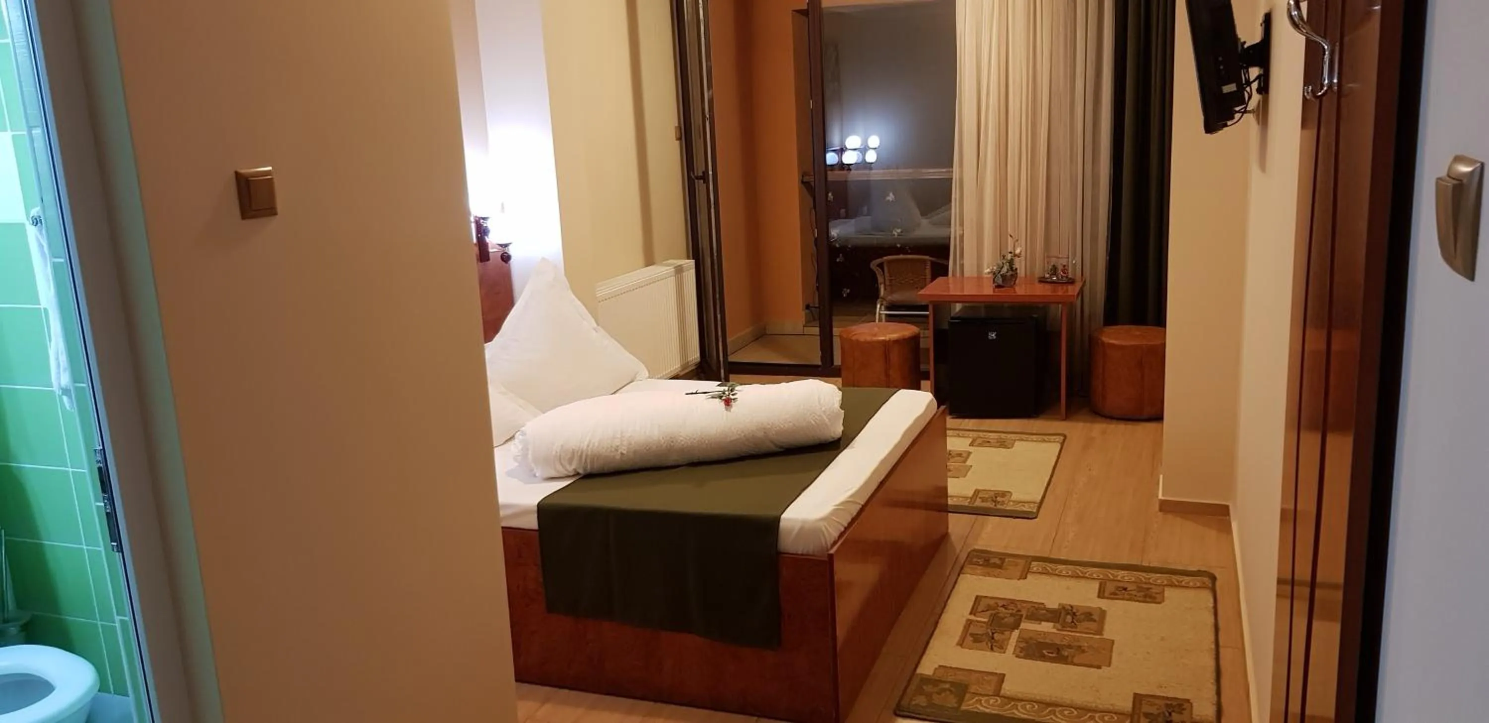 Bed in Complex Turistic Caprioara