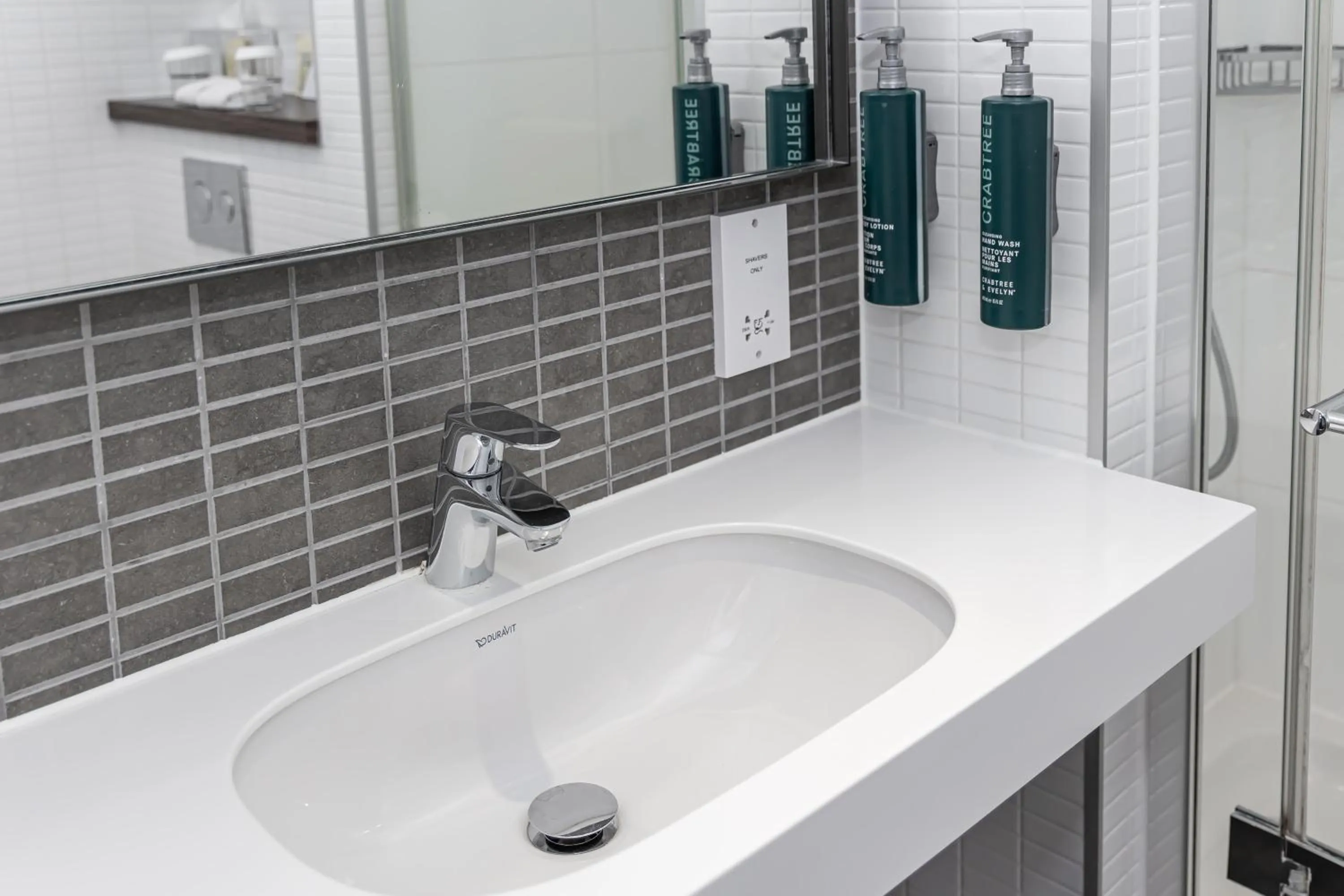 Bathroom in DoubleTree by Hilton Hotel London - Tower of London