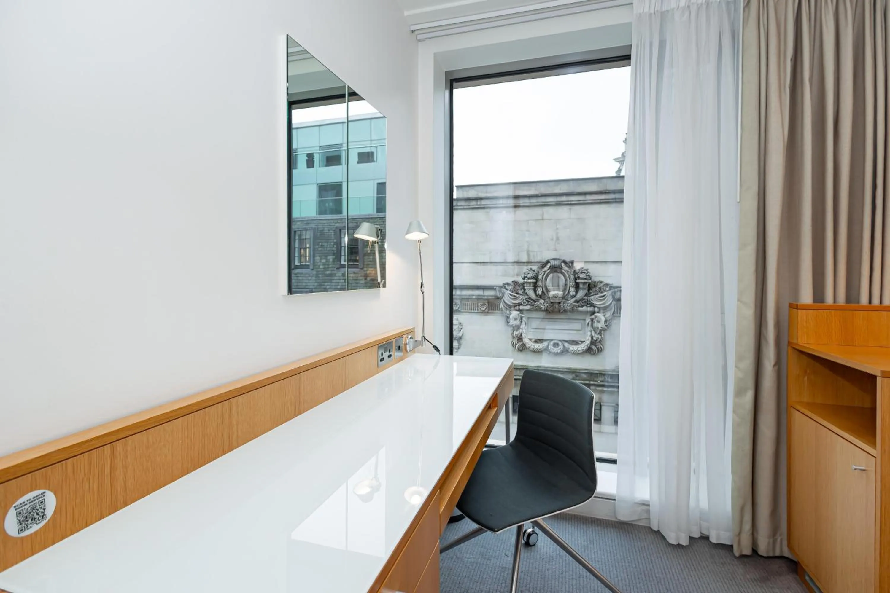 Bedroom in DoubleTree by Hilton Hotel London - Tower of London