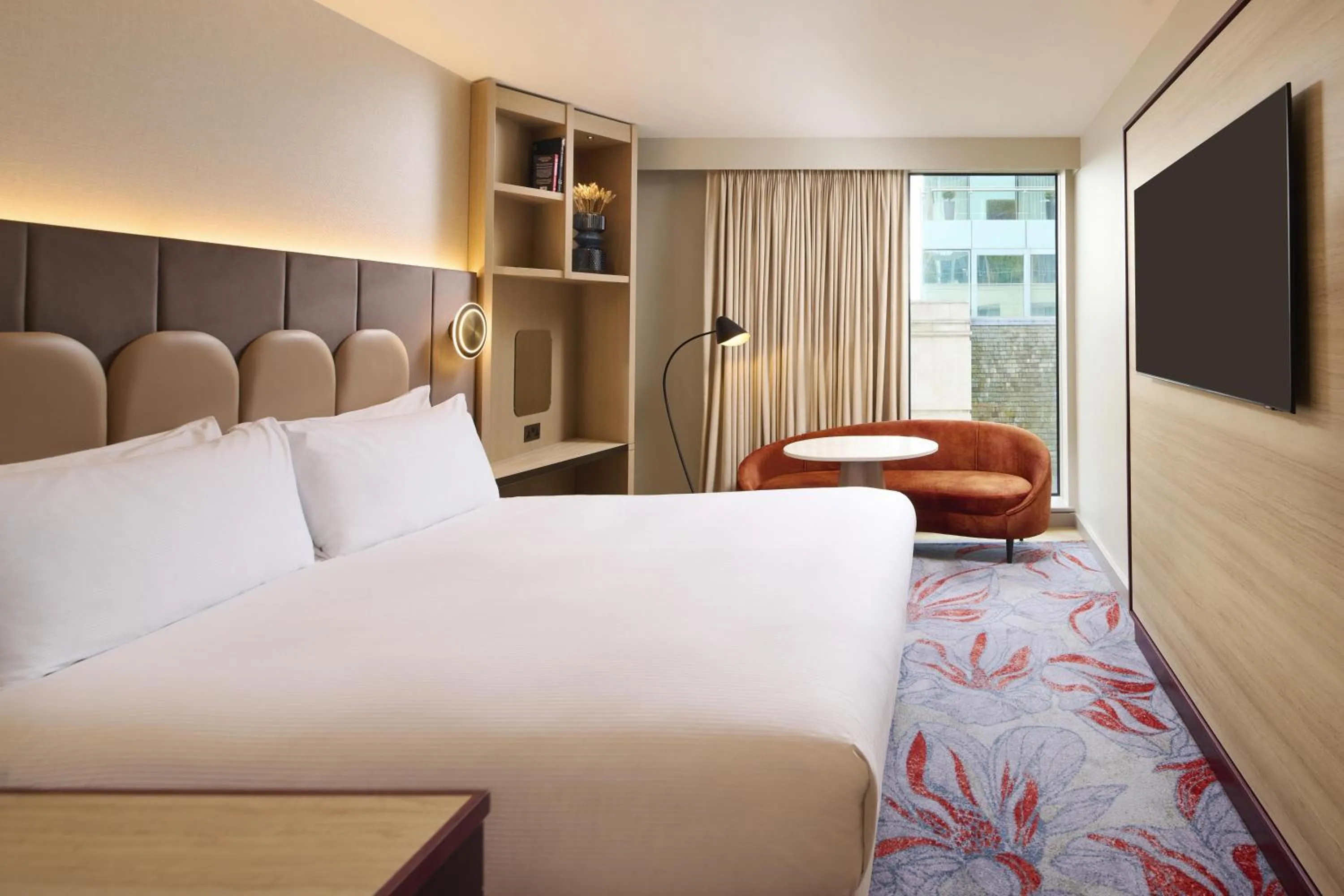 Bed in DoubleTree by Hilton Hotel London - Tower of London